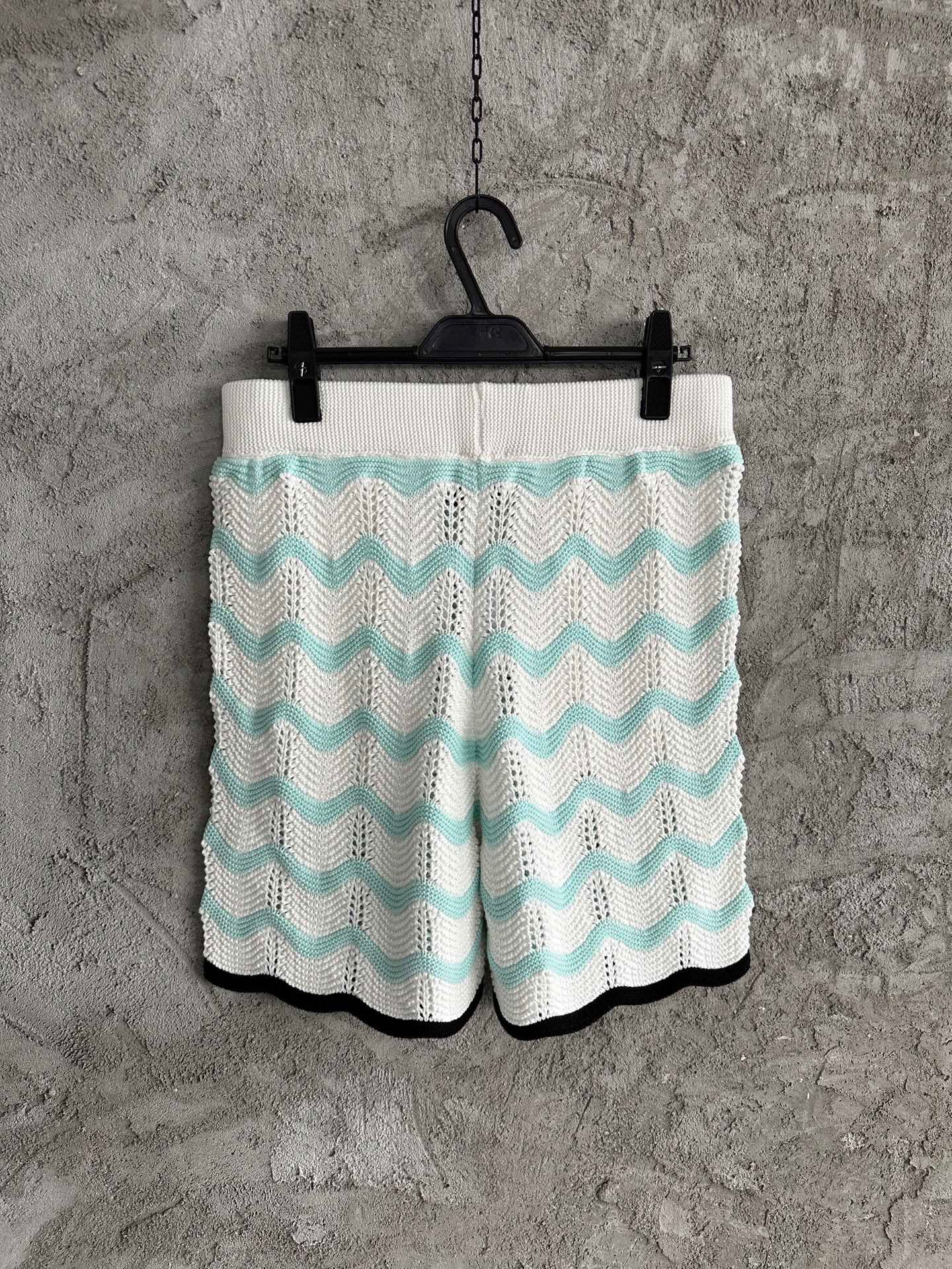 ENSEMBLE GRADIENT WAVE COTTON CROCHET SHORT SLEEVE SHIRT