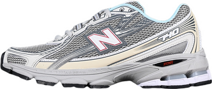Neue B-Sneaker 740