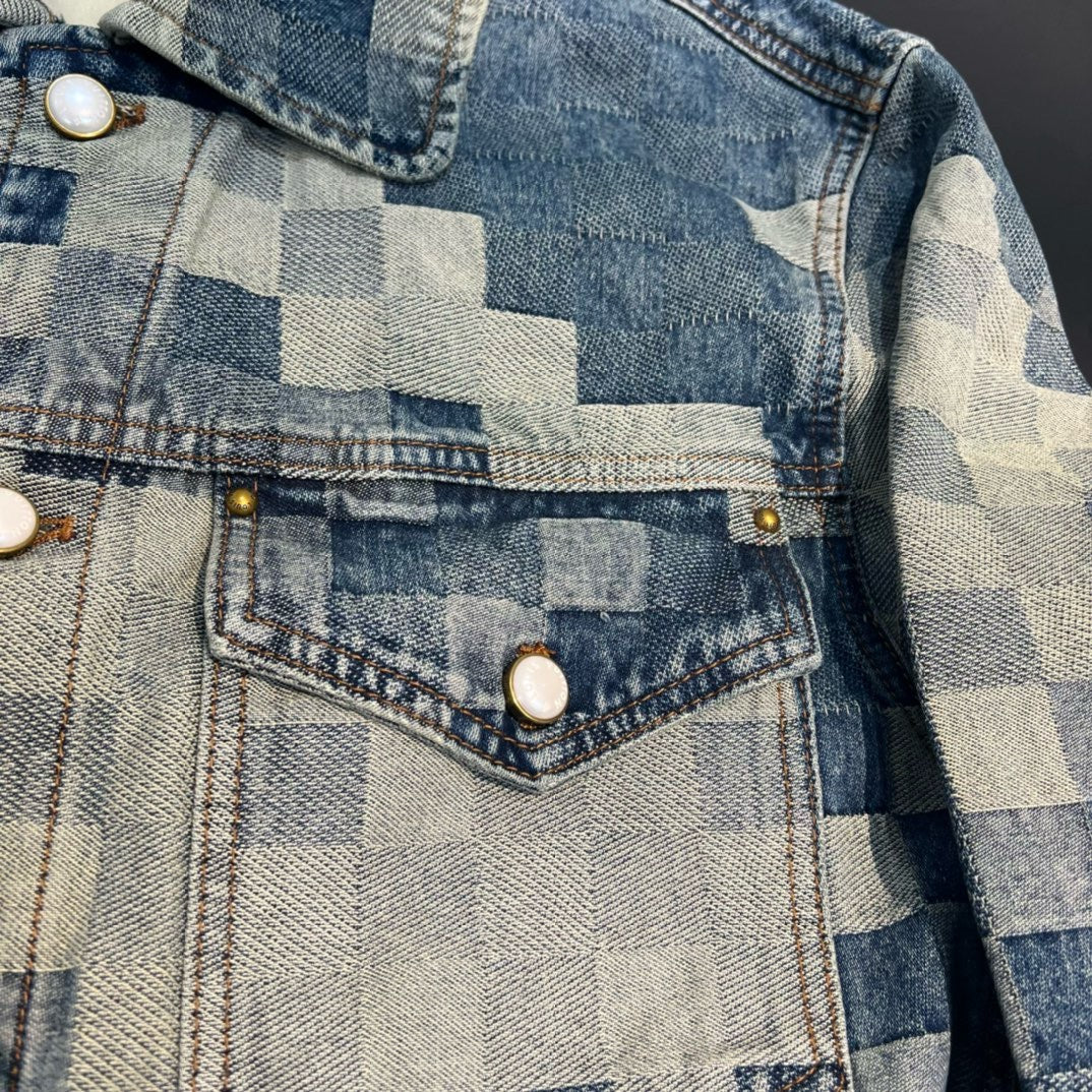 Jeansjacke mit LV-Monogramm