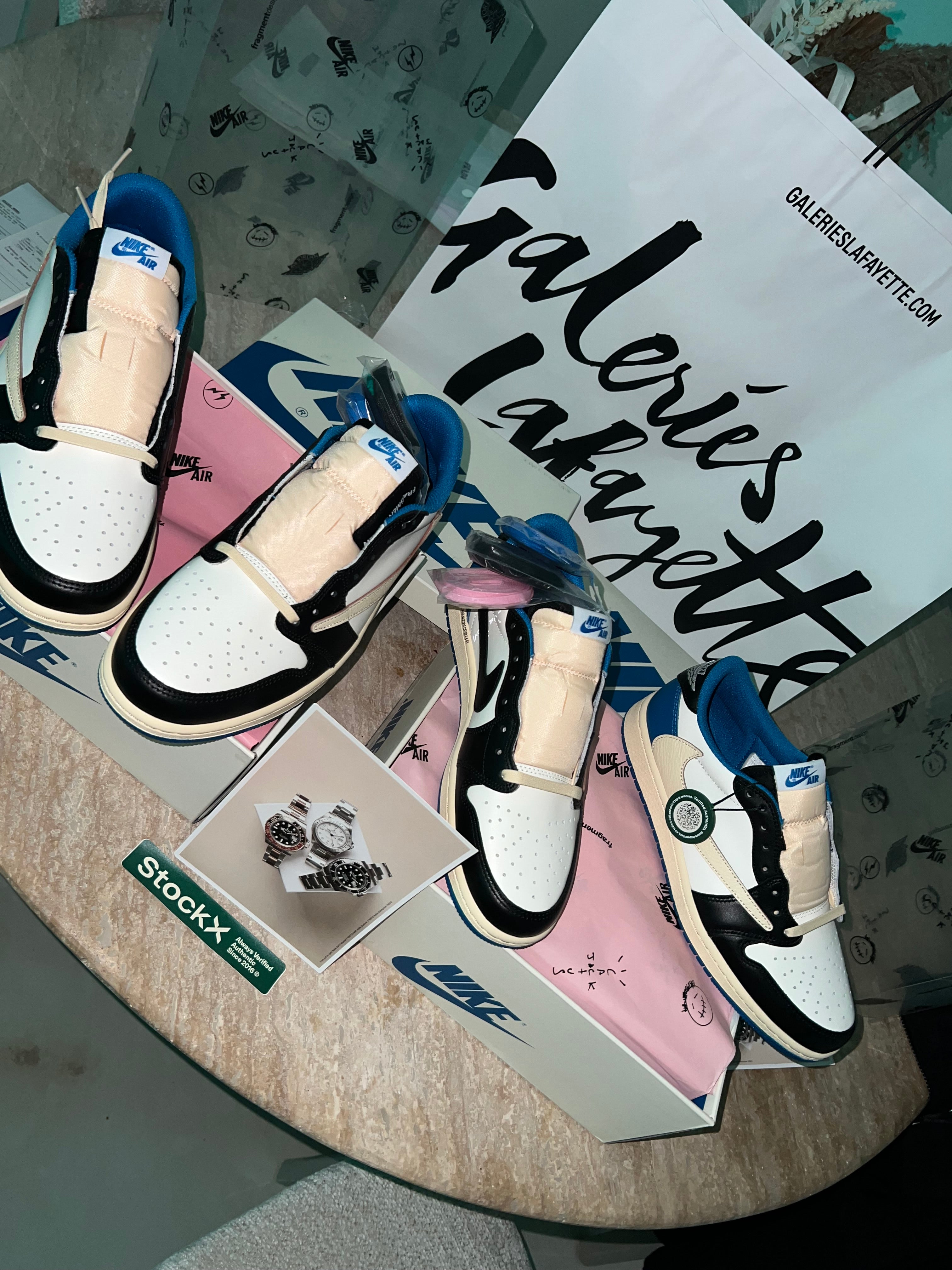AJ low travis 1:1 Authentification Flight club ✔️ Facture 📦📦⚡️🚚