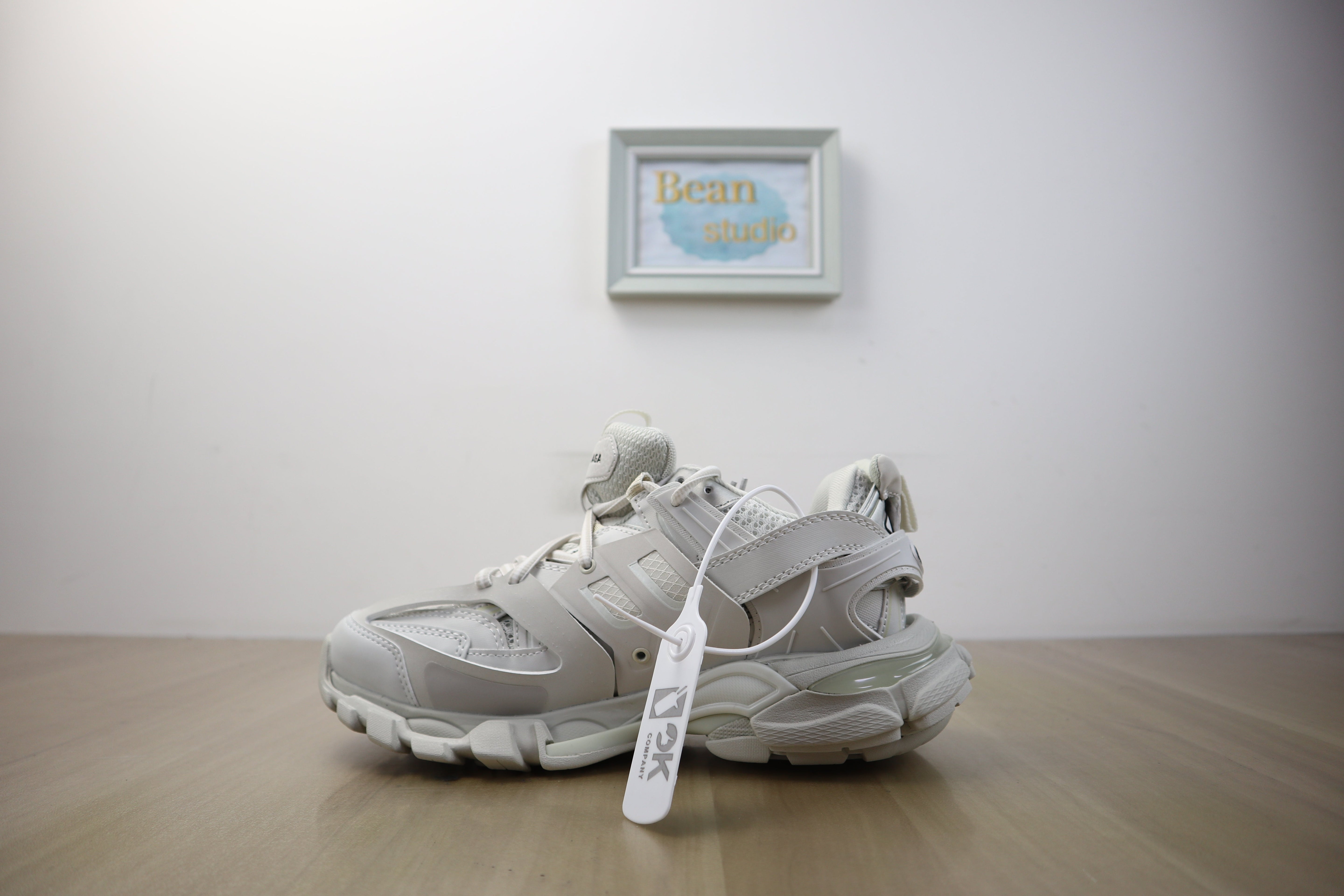 Blncg track white invoice