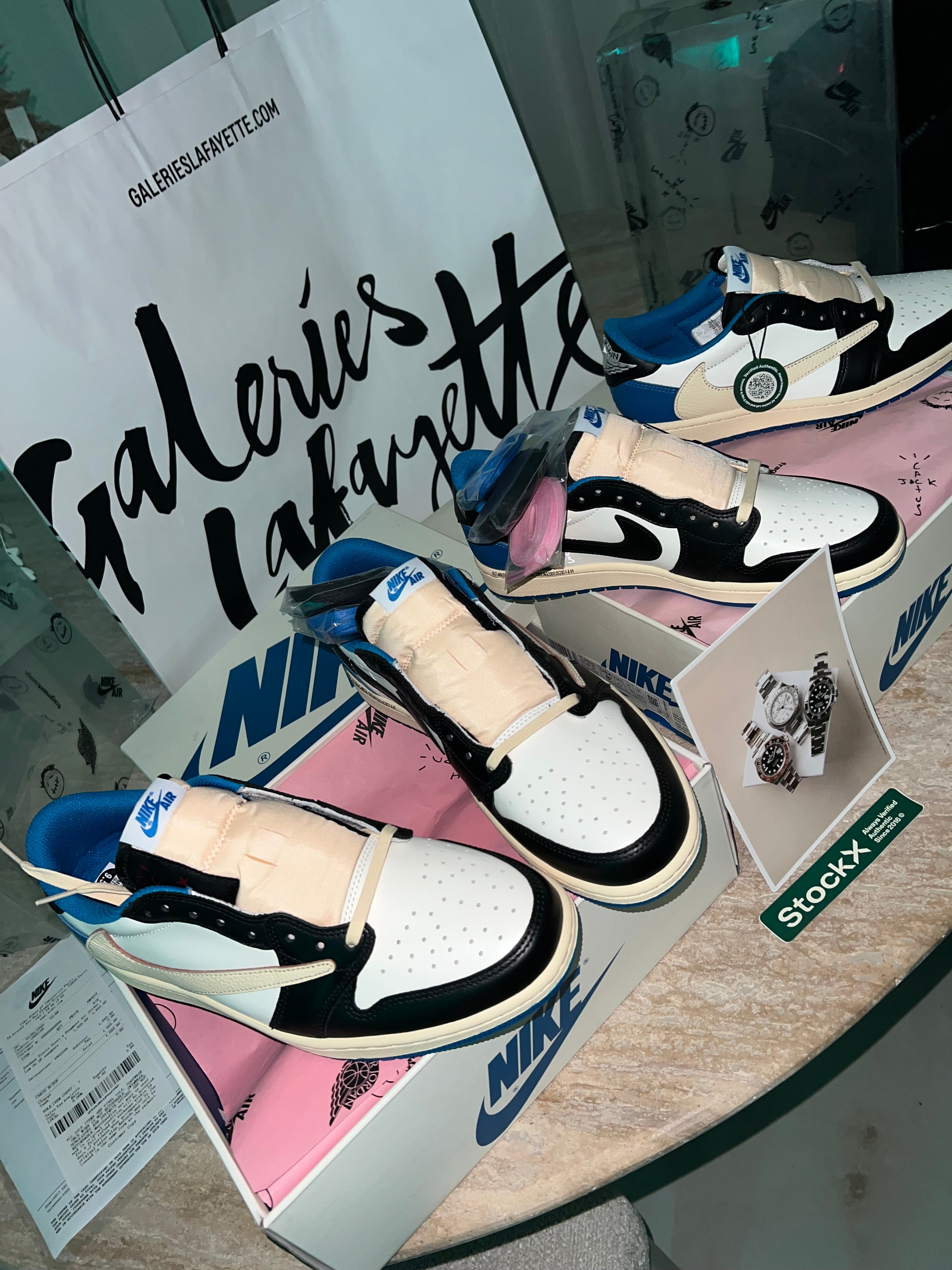 AJ low travis 1:1 Authentification Flight club ✔️ Facture 📦📦⚡️🚚