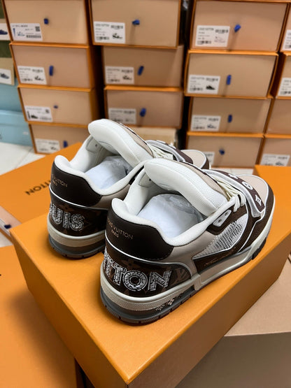 Lv-Trainer braun