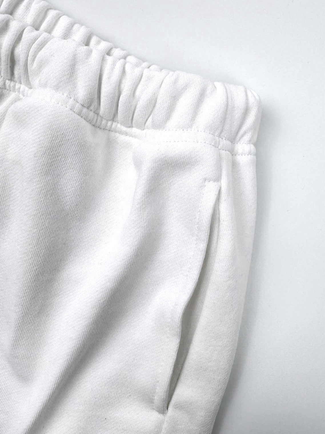 Weiße Cln-Shorts