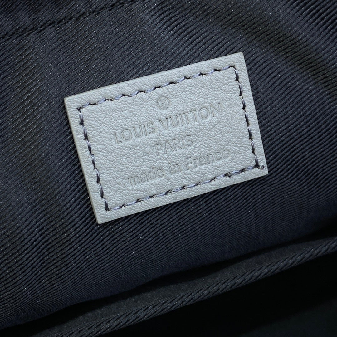 Sac Trio Messenger  grey 10/10 facture
