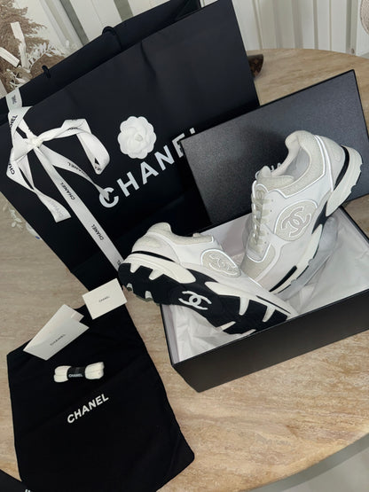 Sneakers chan 10/10 White 📦⚡️