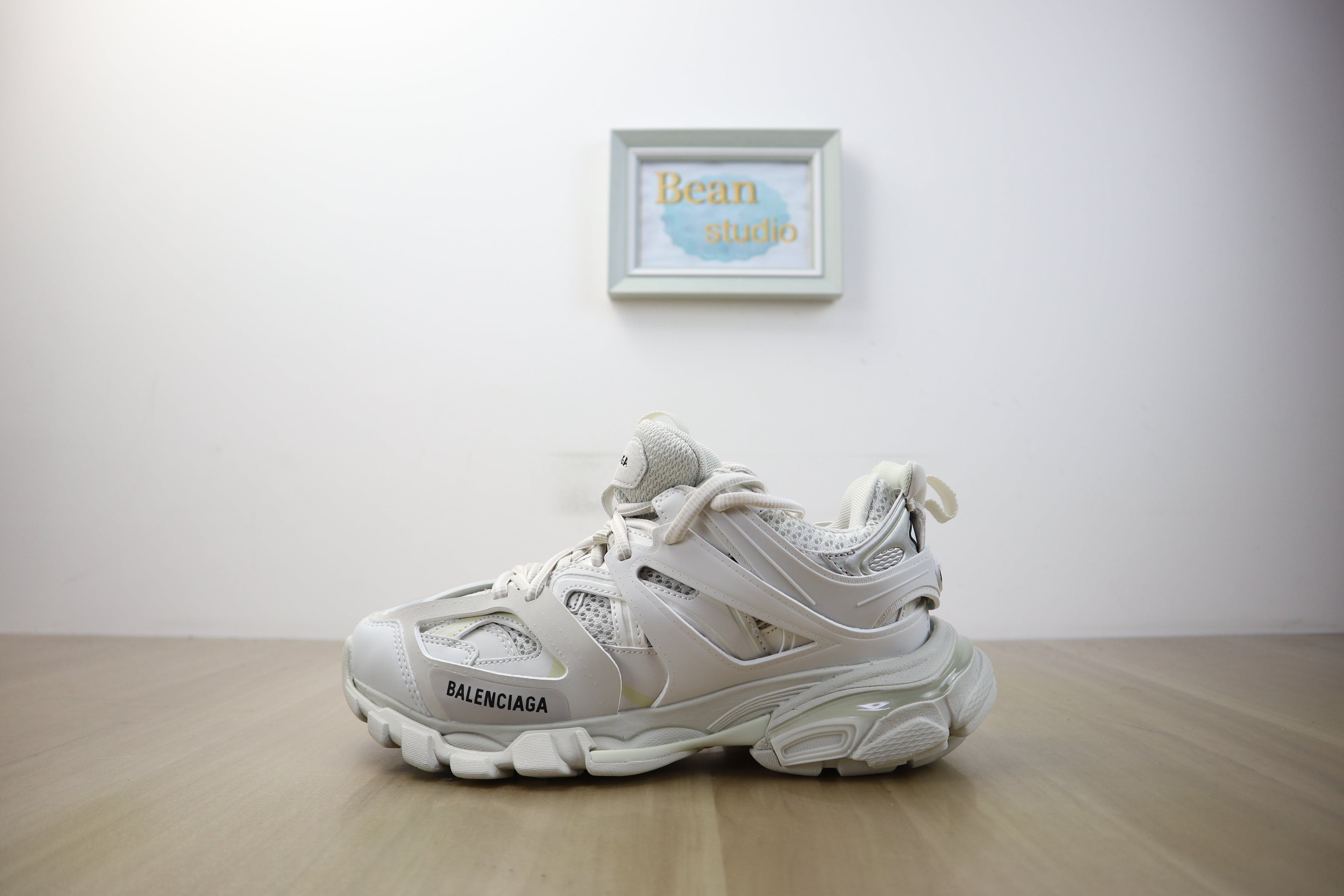 Blncg track white invoice