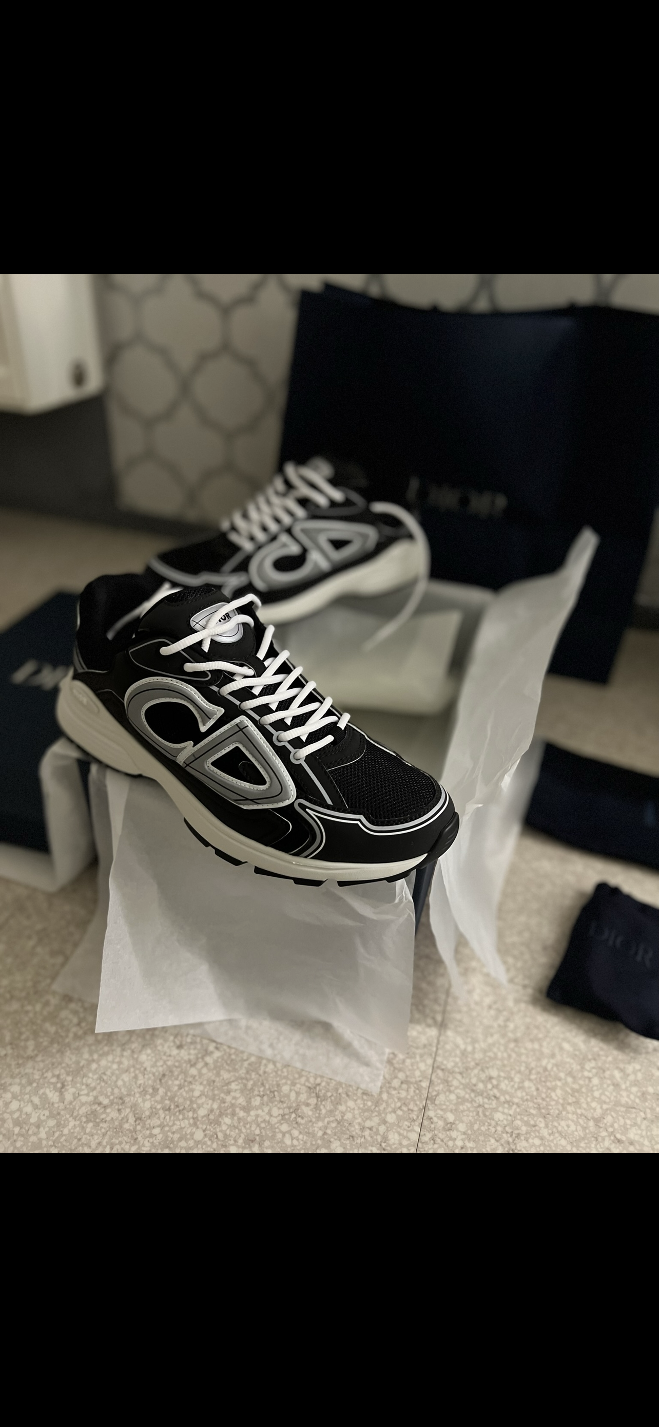 SNEAKERS B30 V2 VERY SMOOTH VERSION BLACK GRAY REFLECTIVE REACTION CORRECT INVOICE COMPLETE PACKAGING
