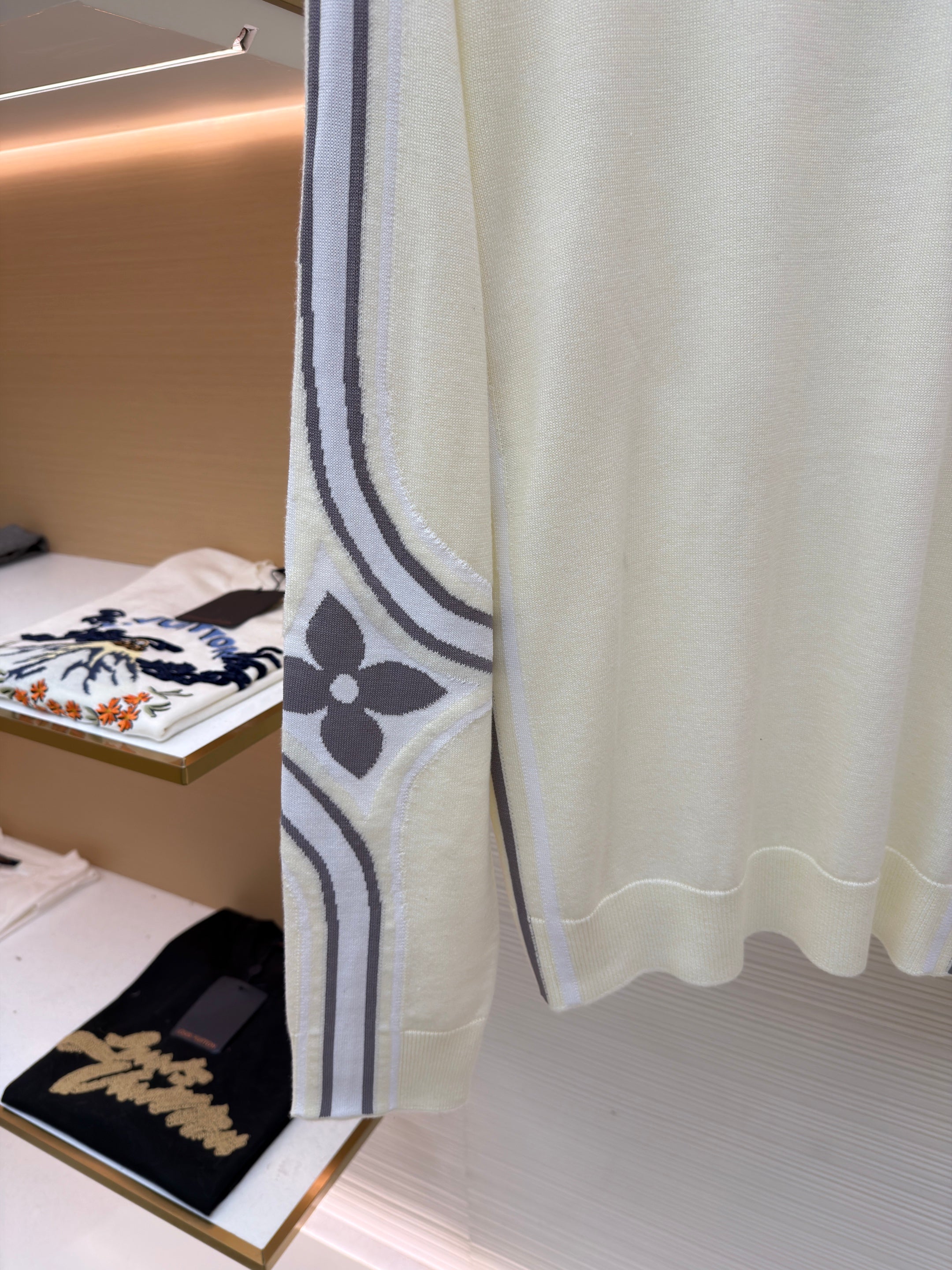 Pull col rond maille graphique lv