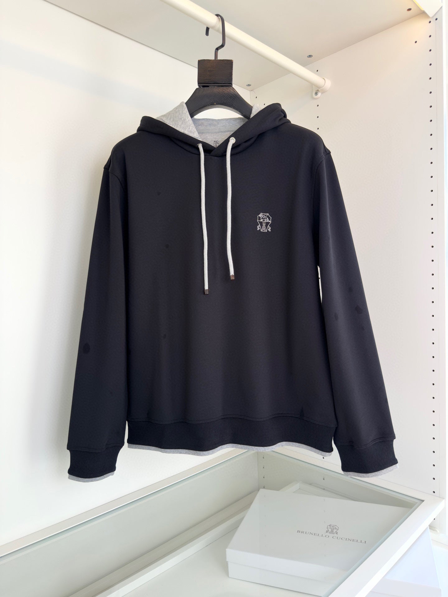 Sweat Brunello