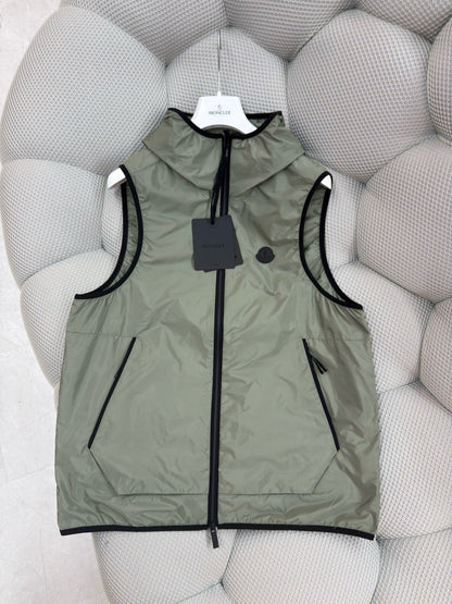 Gilet coupe-vent à capuche monclr