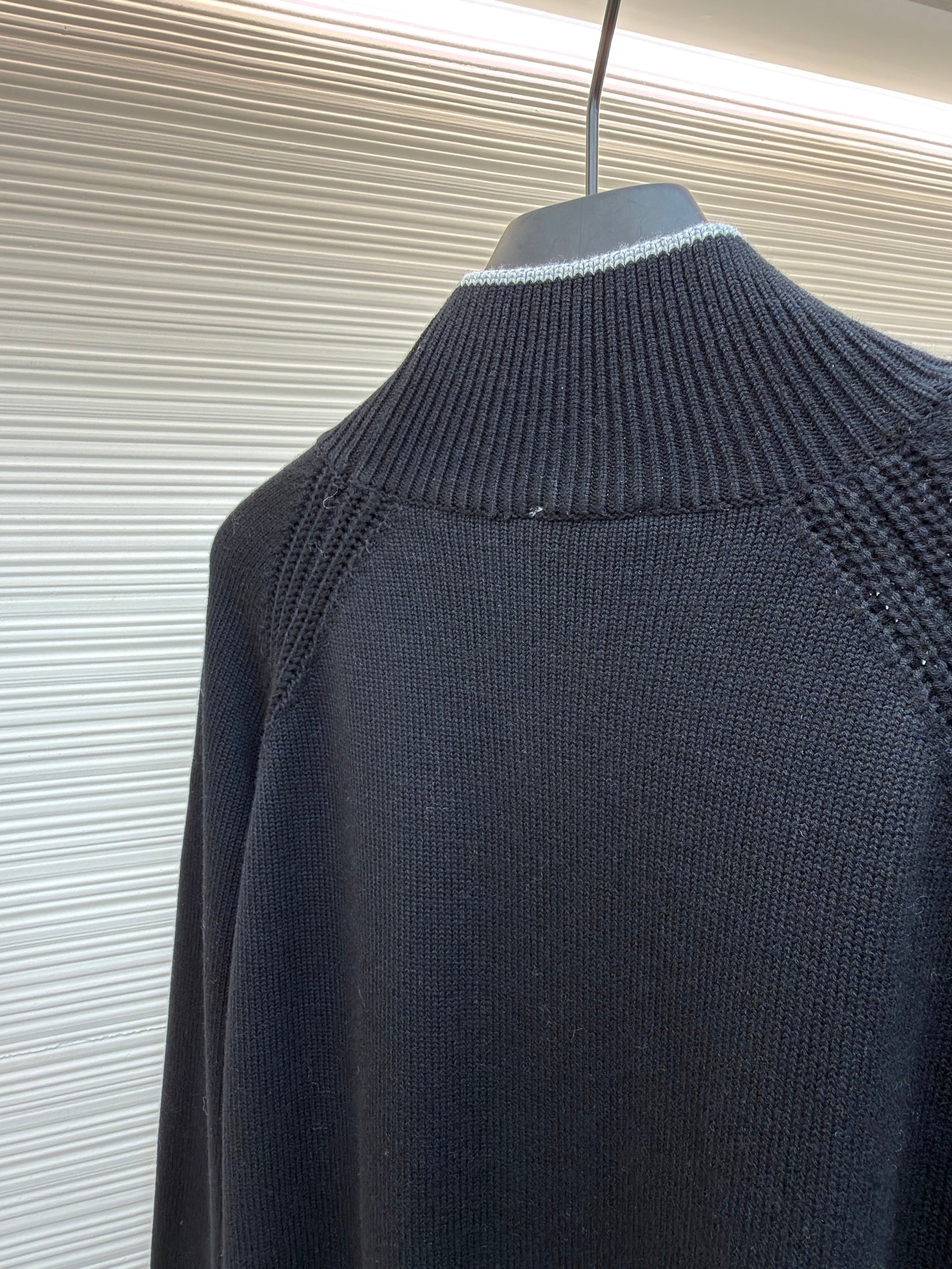 PULL MONCLR NOIR HOMME 10/10