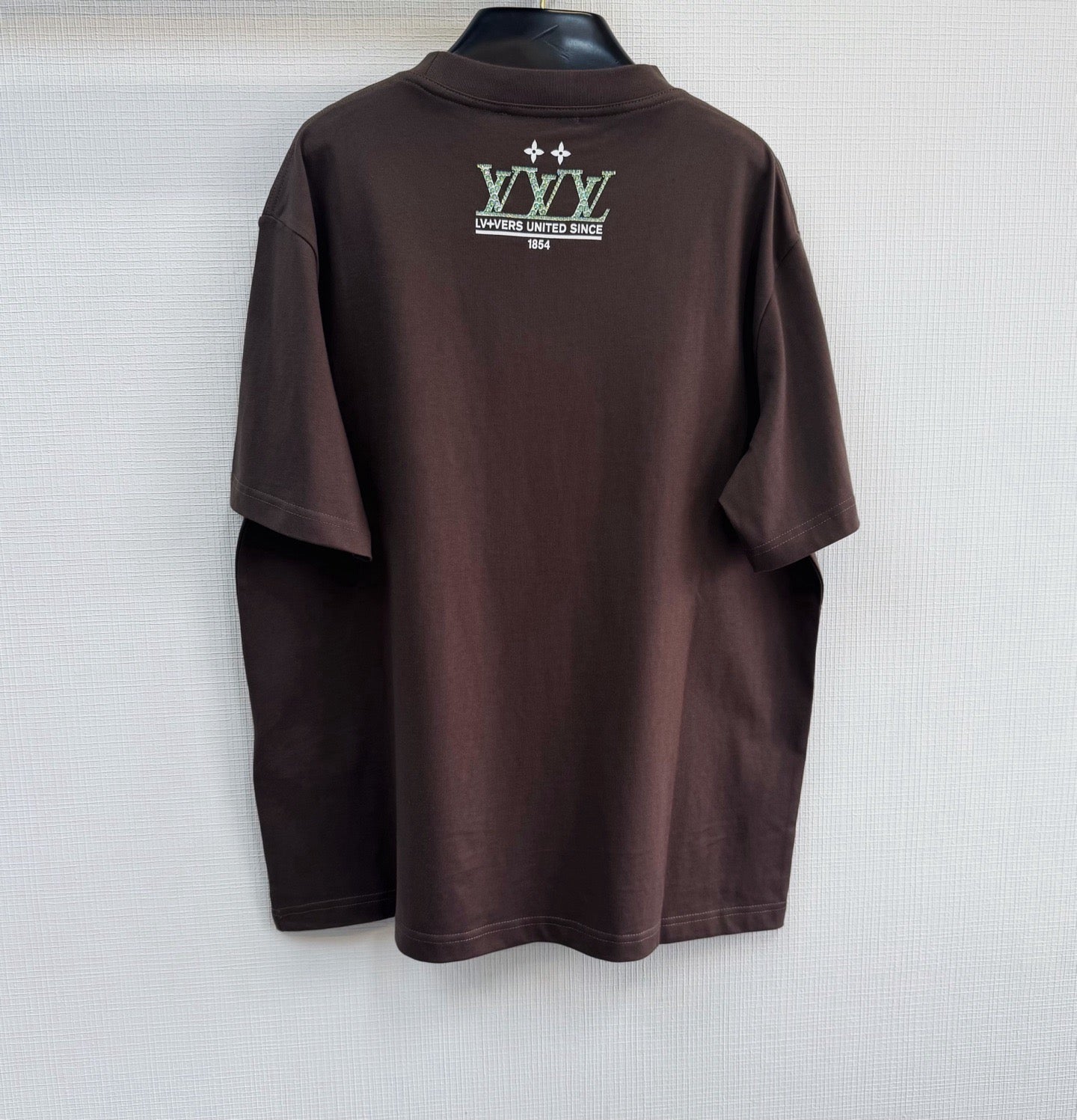 Tee-shirt lv délavé ornementé en coton