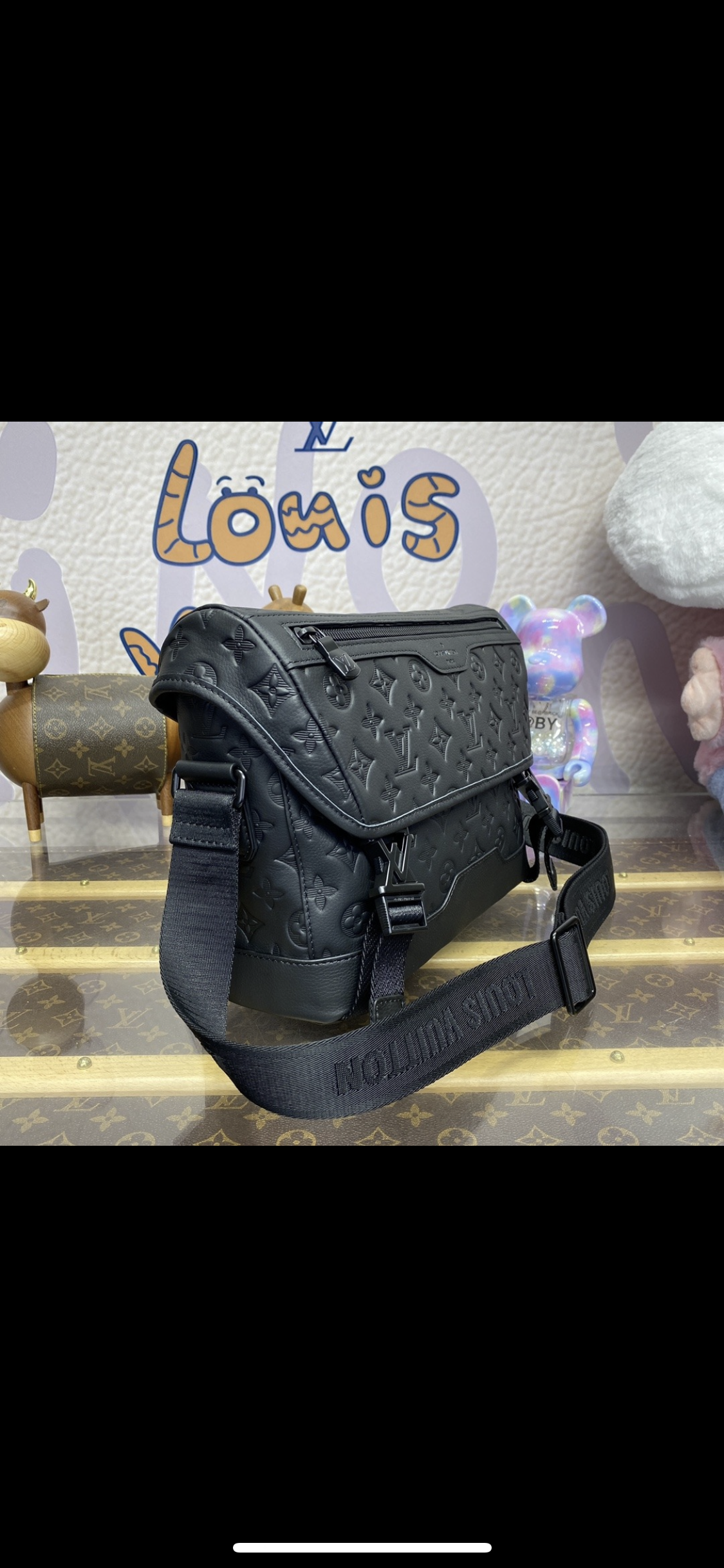 Sac messenger voyager pm toile monogram eclipse 2024 Facture 10/10