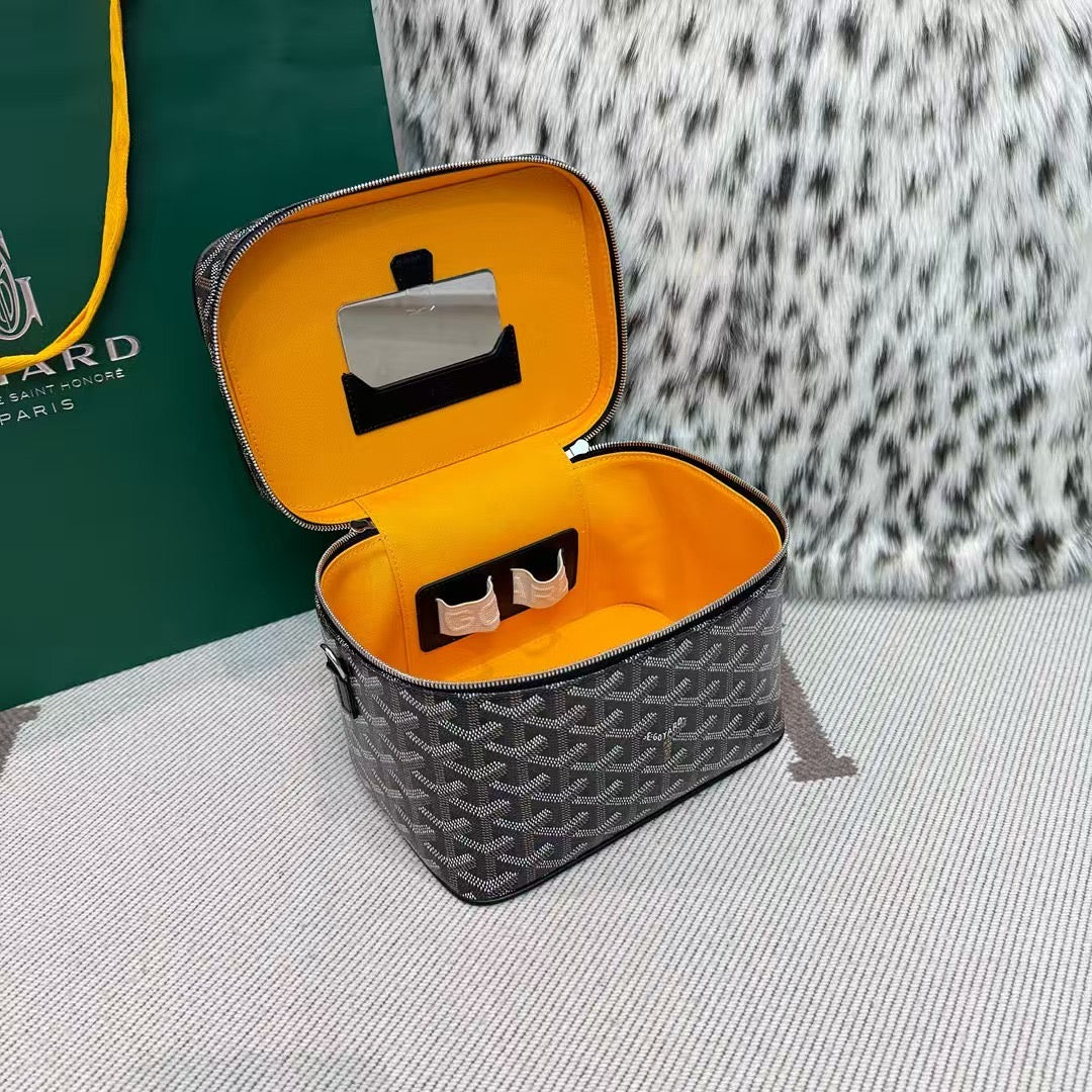 Goyrd Vanity Case 10/10