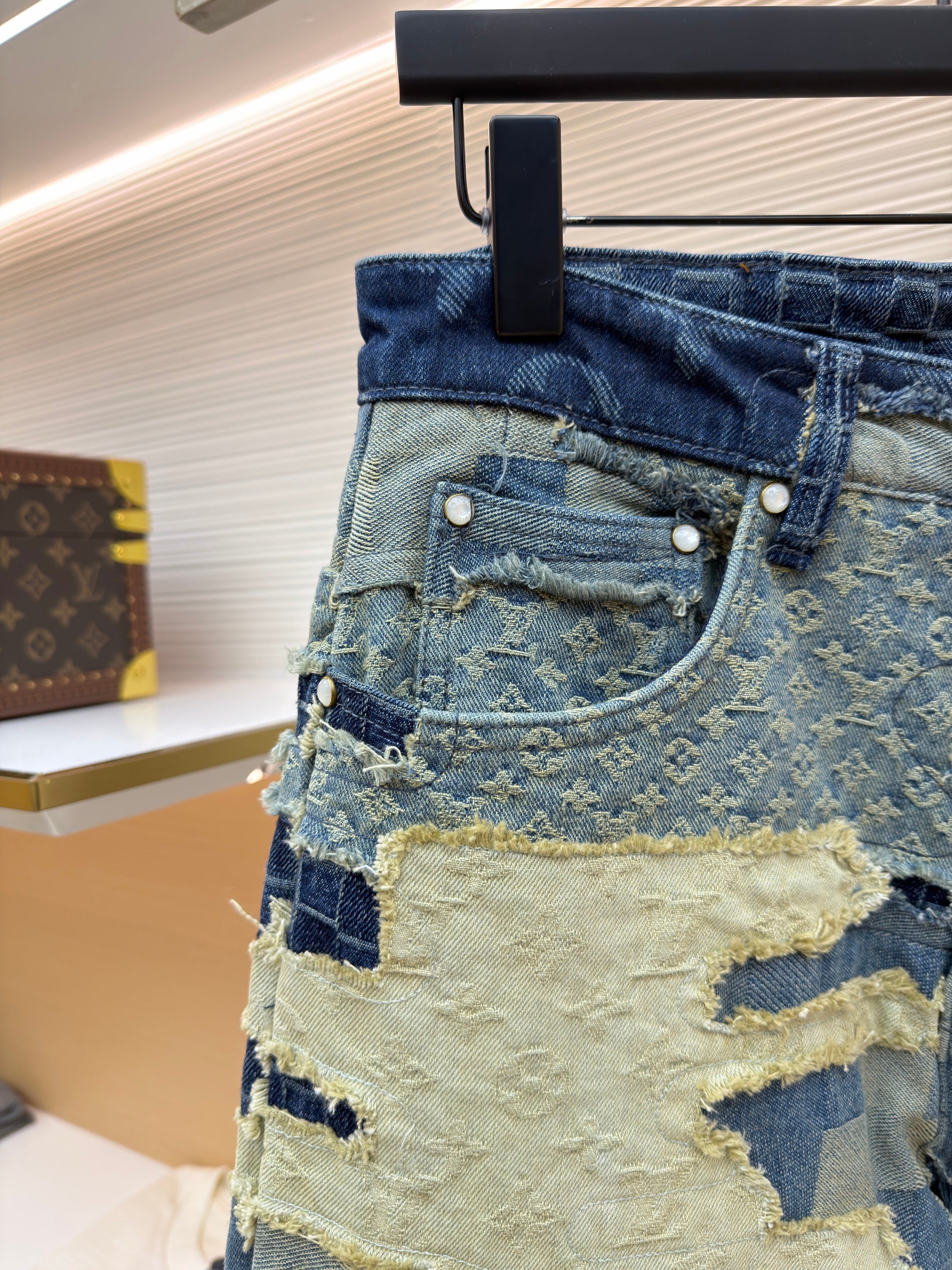 Pantalon droit Monogram en denim lv