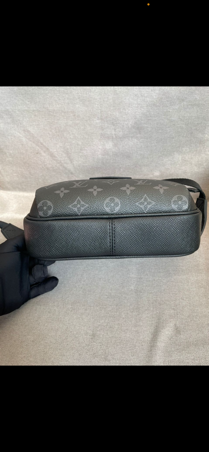Sac ceinture Lv outdoor  facture  10/10