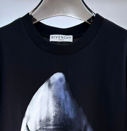 T-shirt Giv Shark