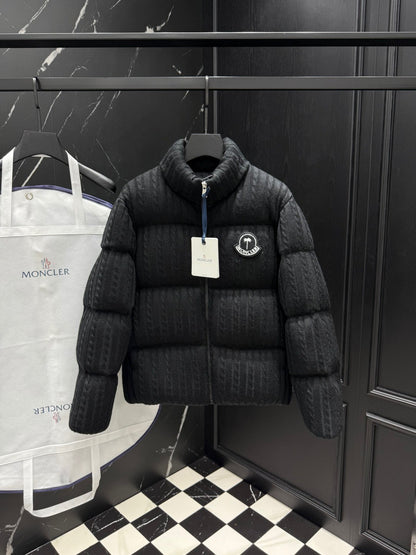 Doudoune Moncl’r Night noir  x  Palm Austru 10/10