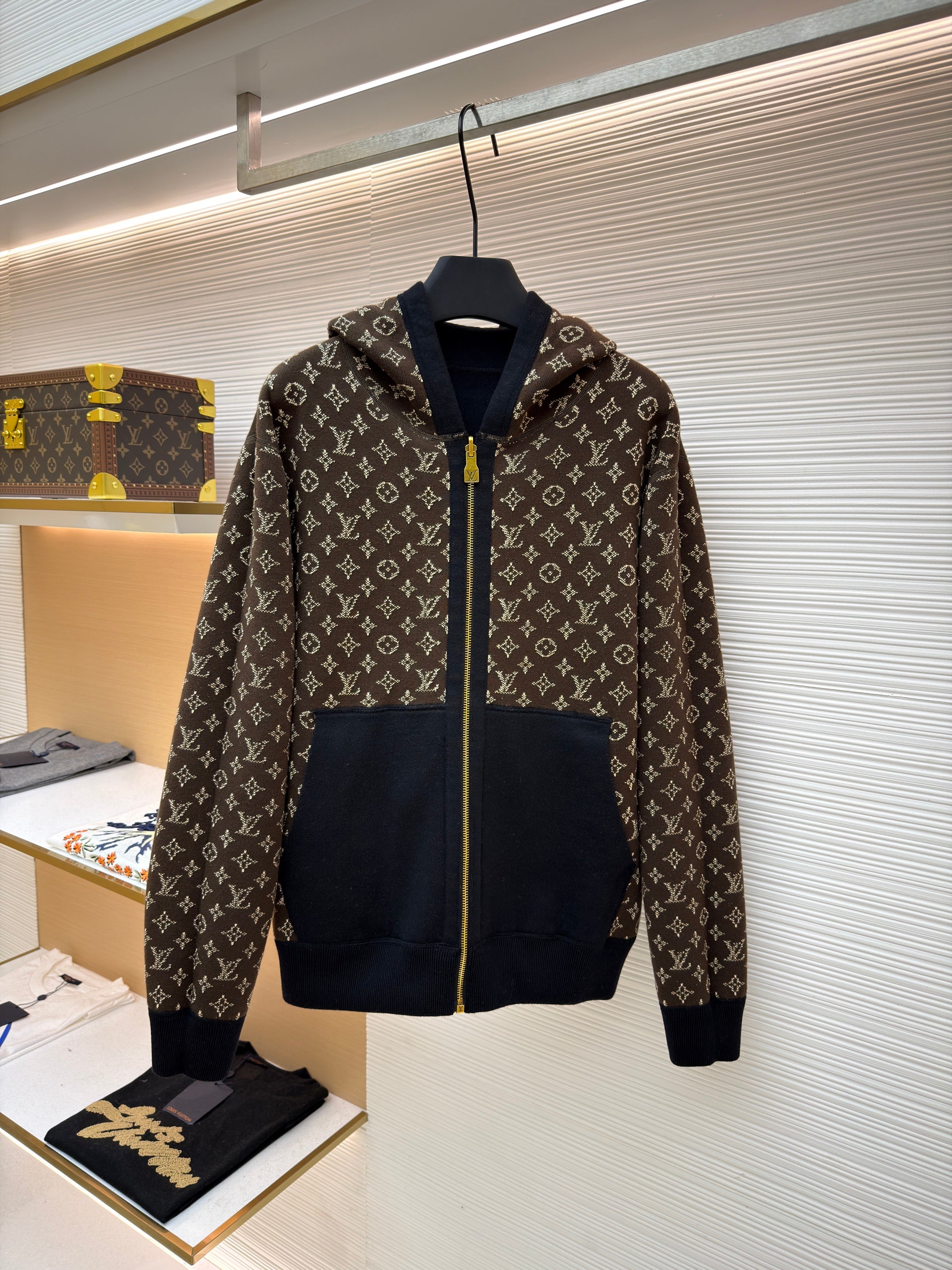 Blouson à capuche Lv réversible 10/10