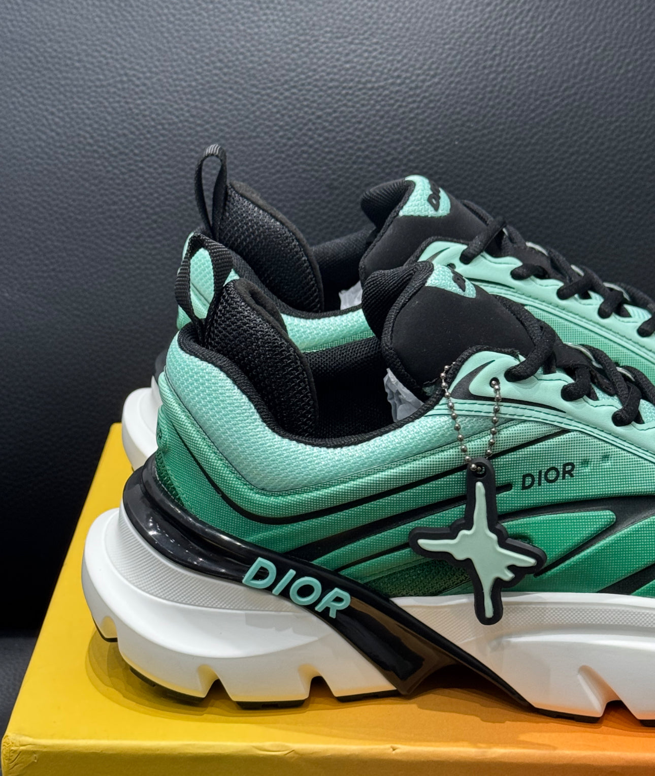 Sneaker B44 Blade CD AND LEWIS HAMILTON – ÉDITION LIMITÉE ET NUMÉROTÉE Maille technique vert gradient et tissu technique vert gradien