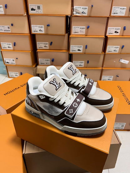 Lv-Trainer braun