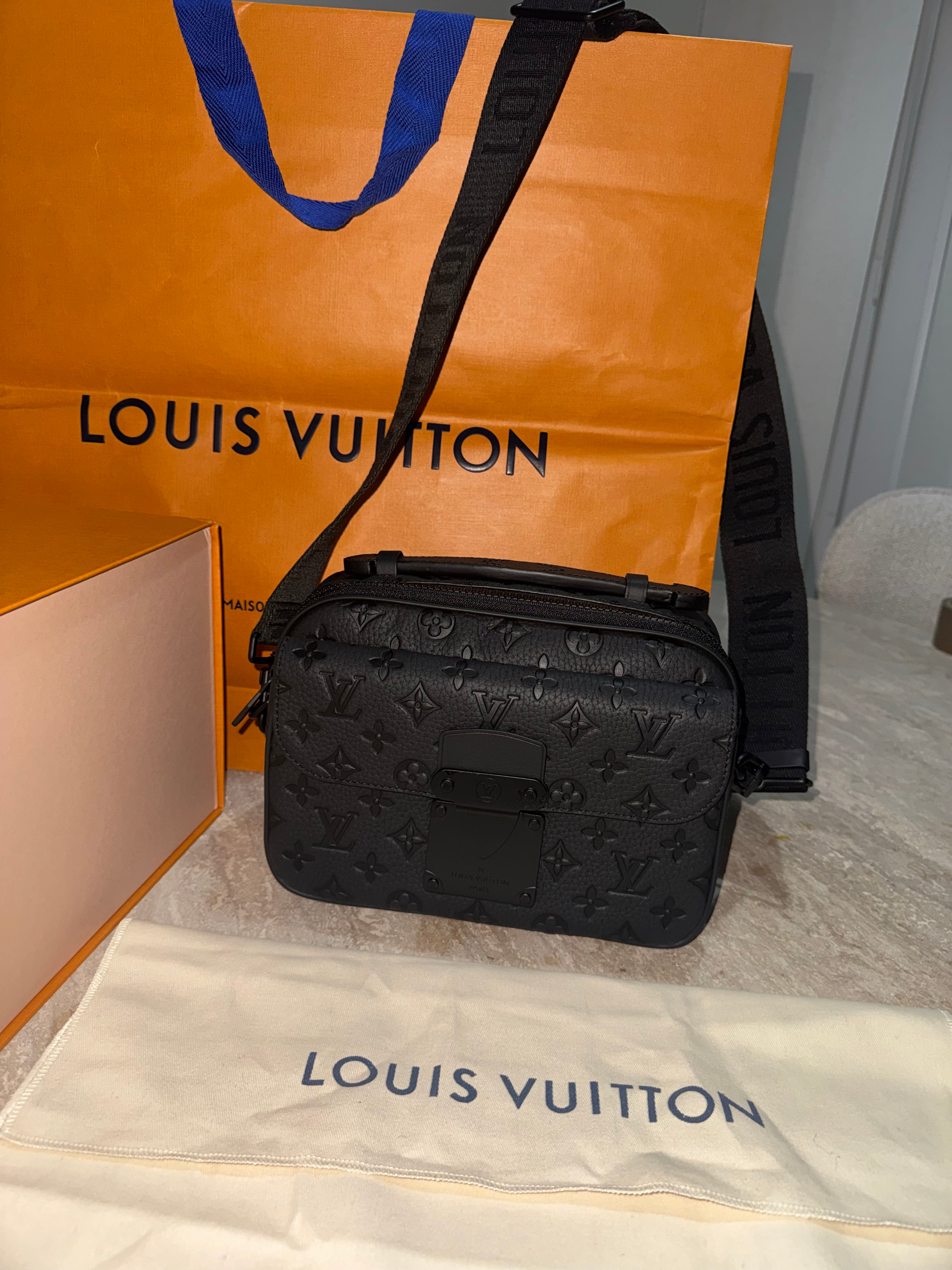 Sac messenger S lock facture 10/10 📦⚡️🚚