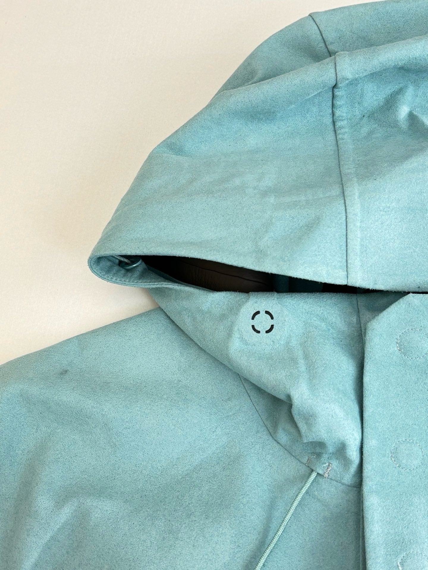 Veste imperméable en velours technique lv