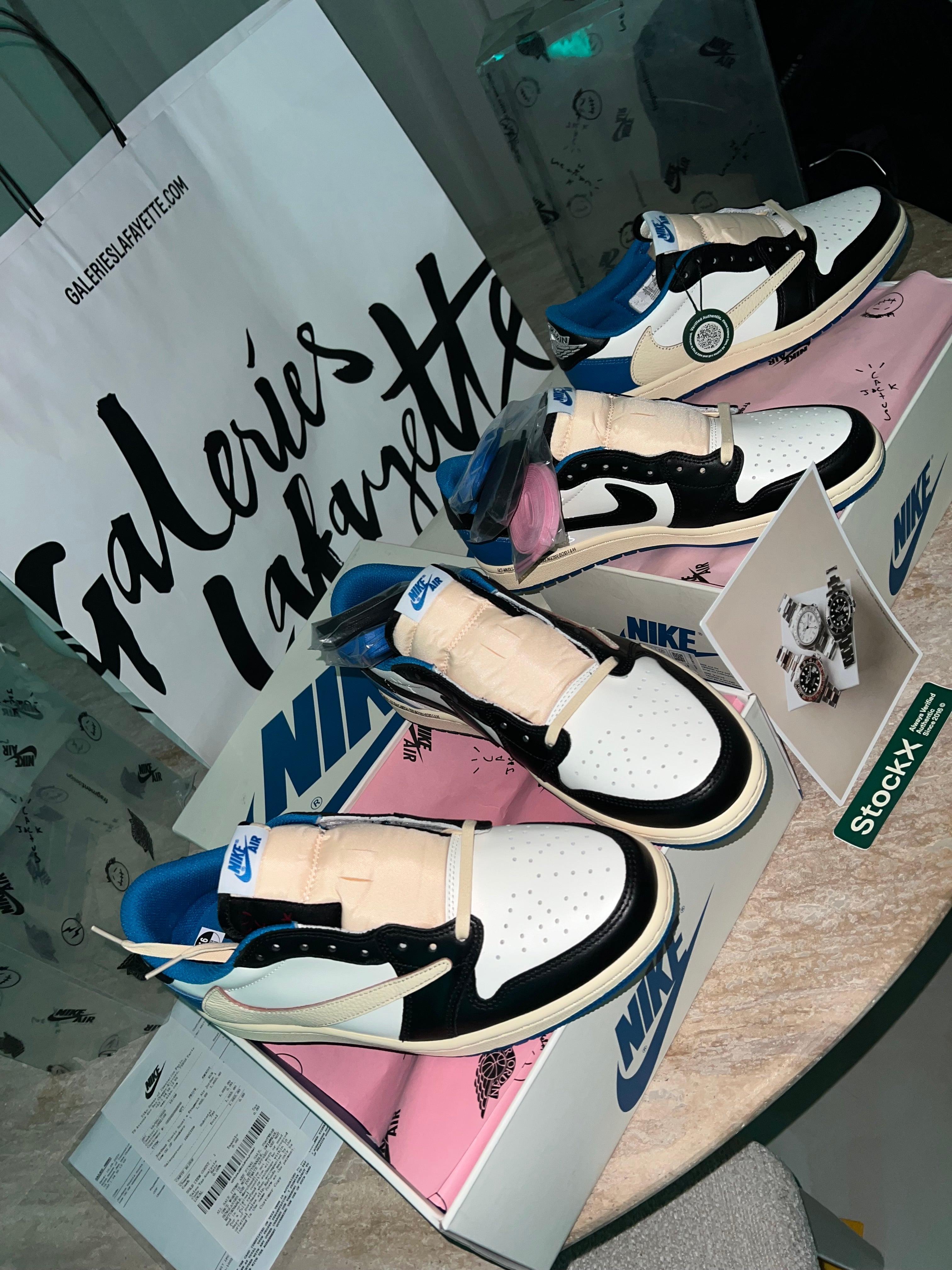 AJ low travis 1:1 Authentification Flight club ✔️ Facture 📦📦⚡️🚚