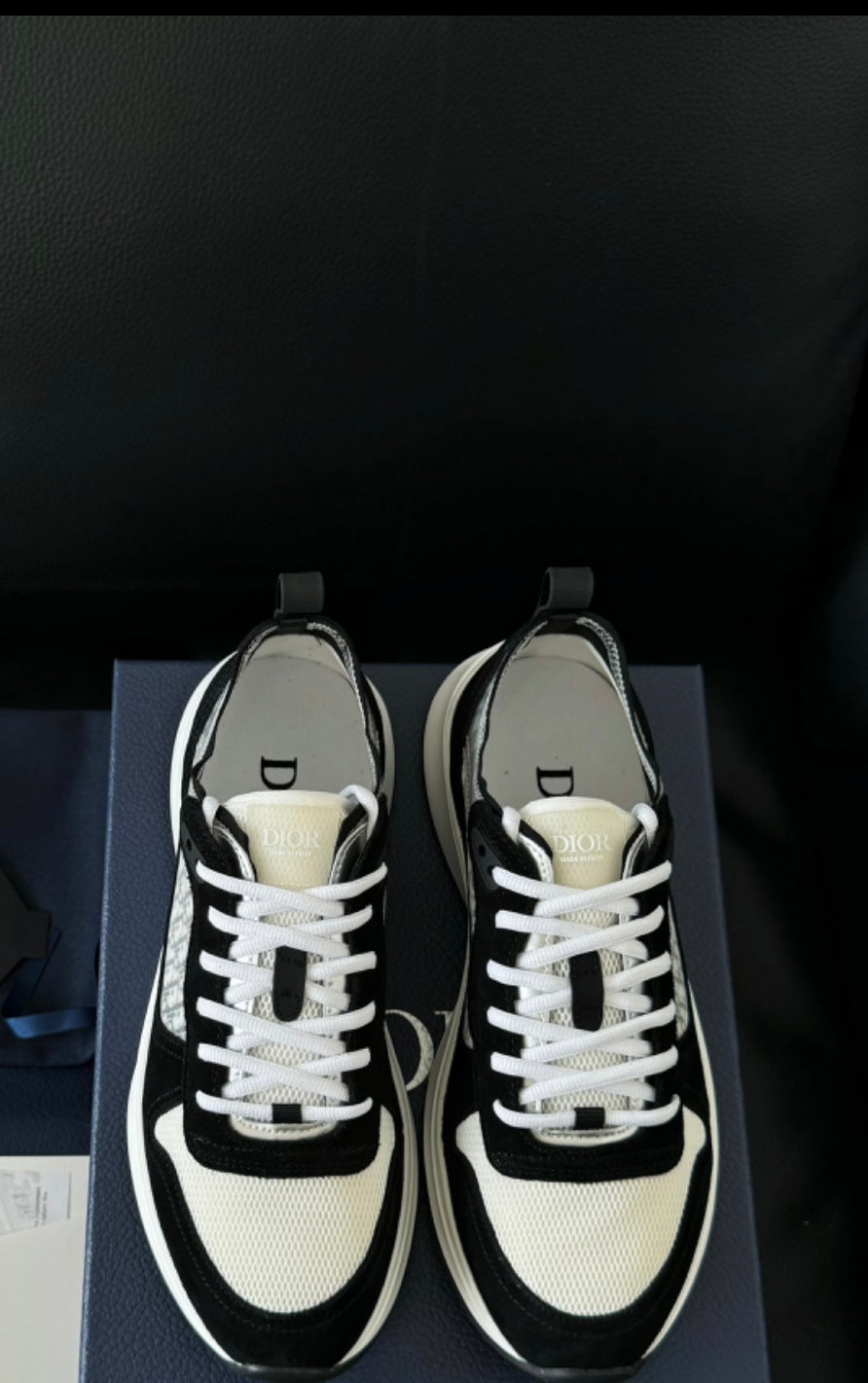 Sneakers B25 black white invoice