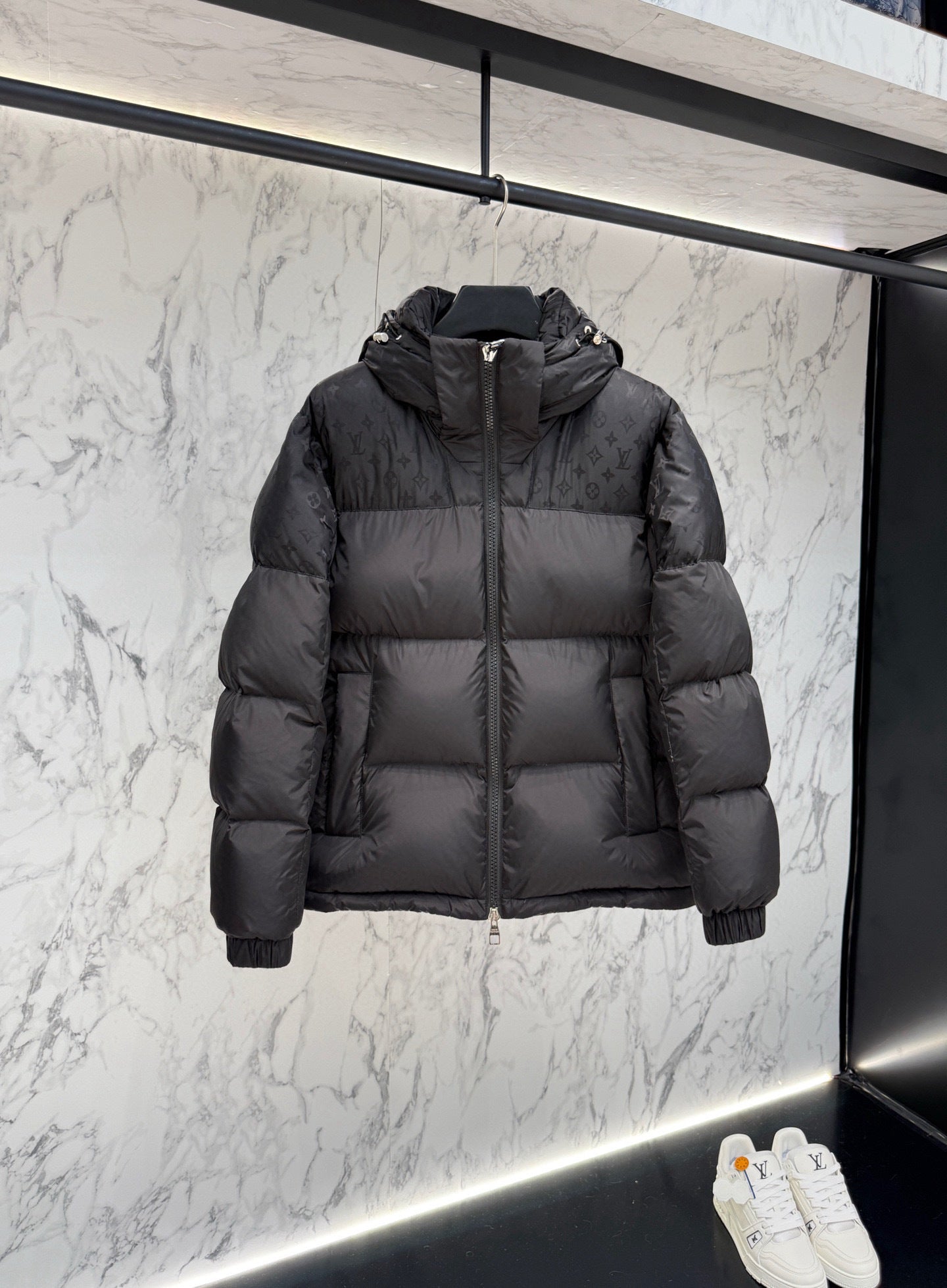 Blouson à détails Monogram en duvet ecodown lv
