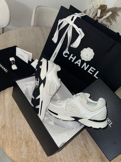 Sneakers chan 10/10 White 📦⚡️