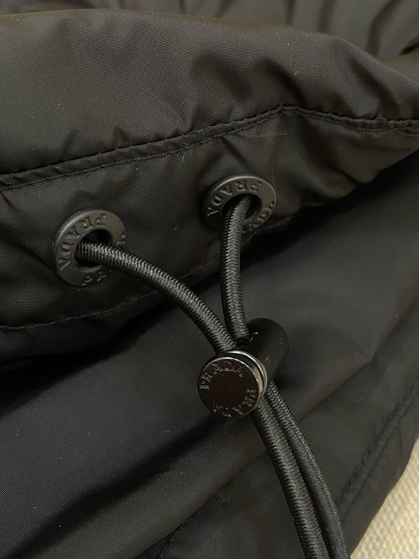 Veste en re-nylon Prda noir   10/10