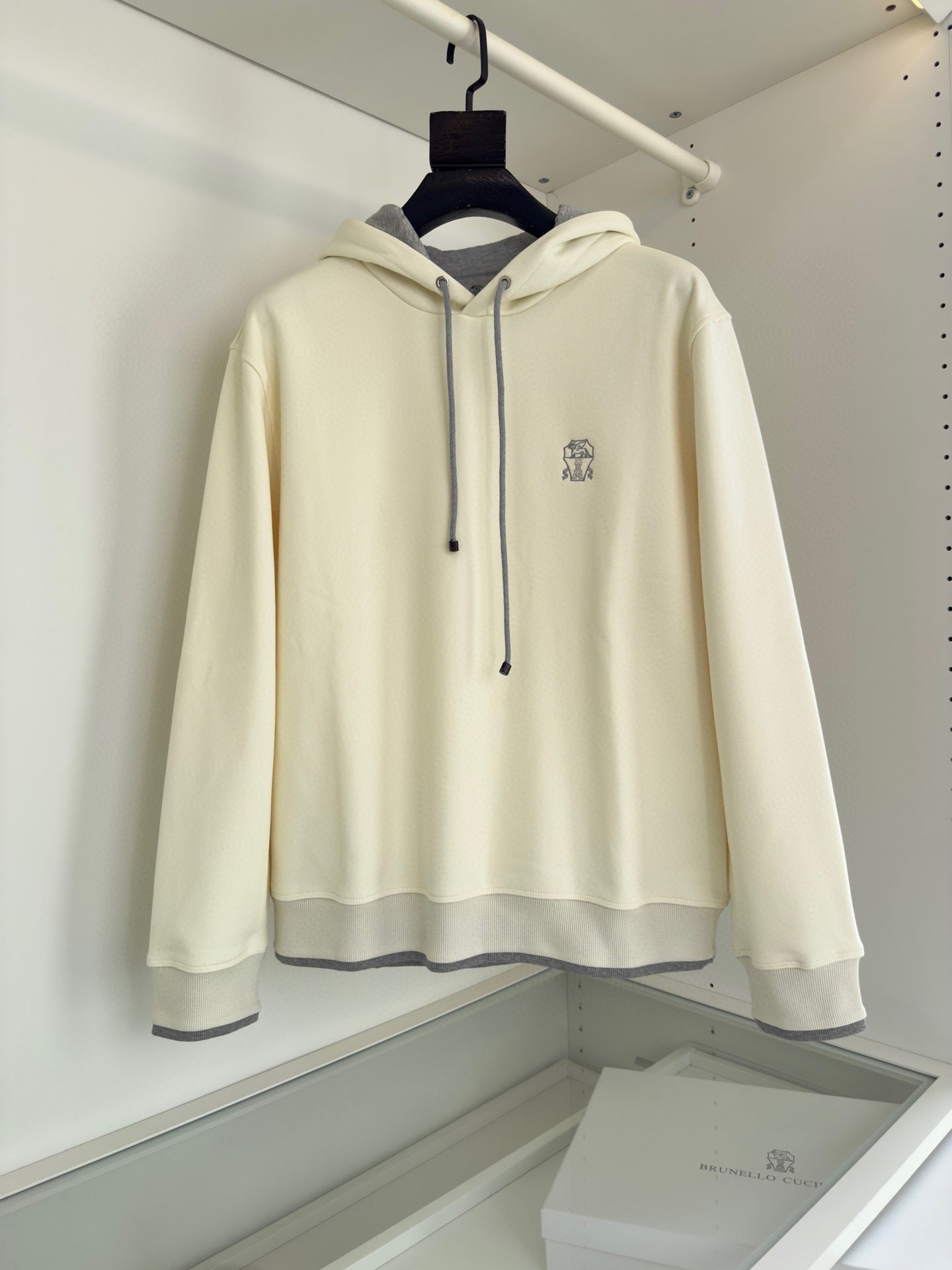 Sweat Brunello