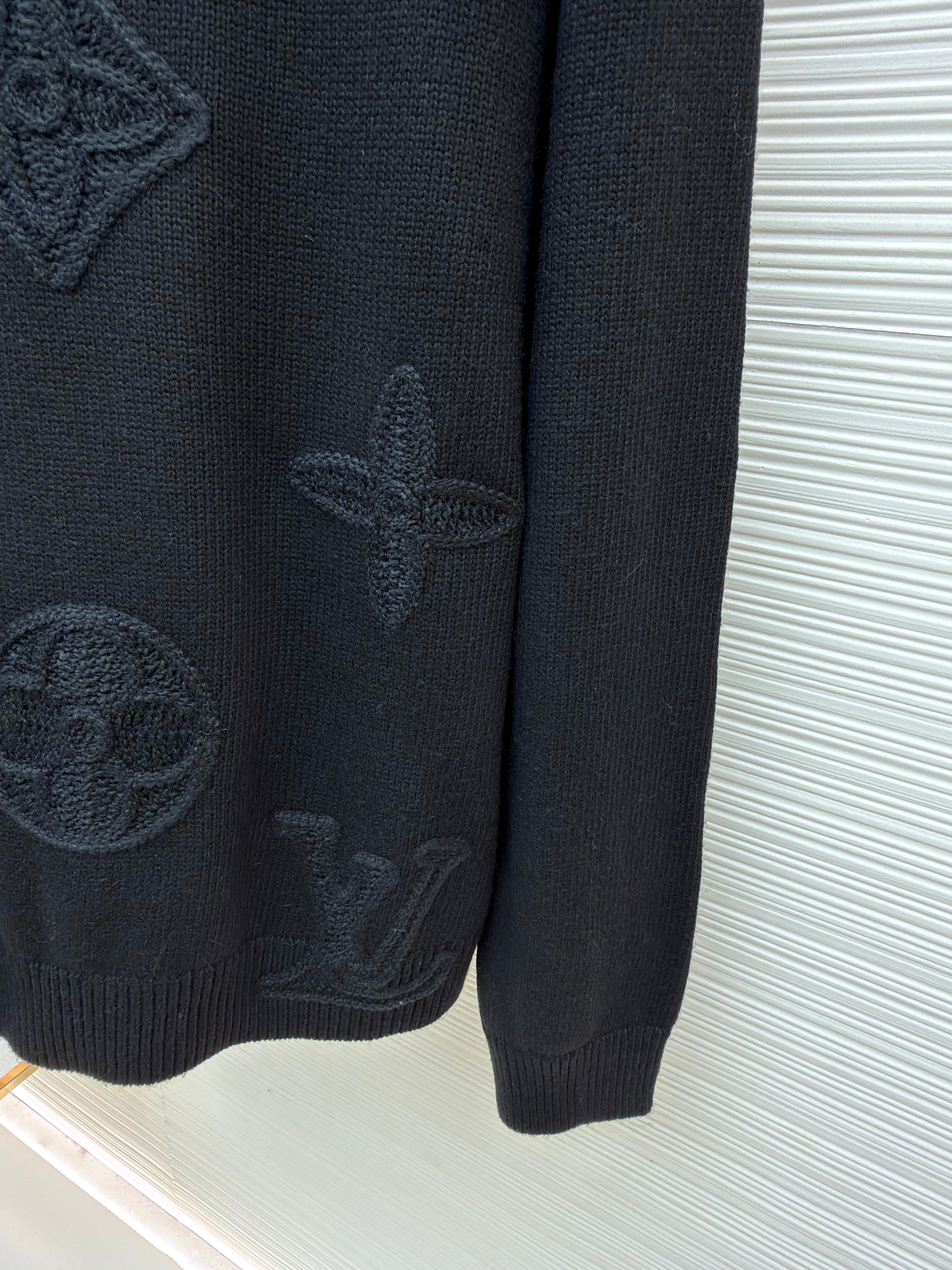 Pull lv ornementé 2026 lv