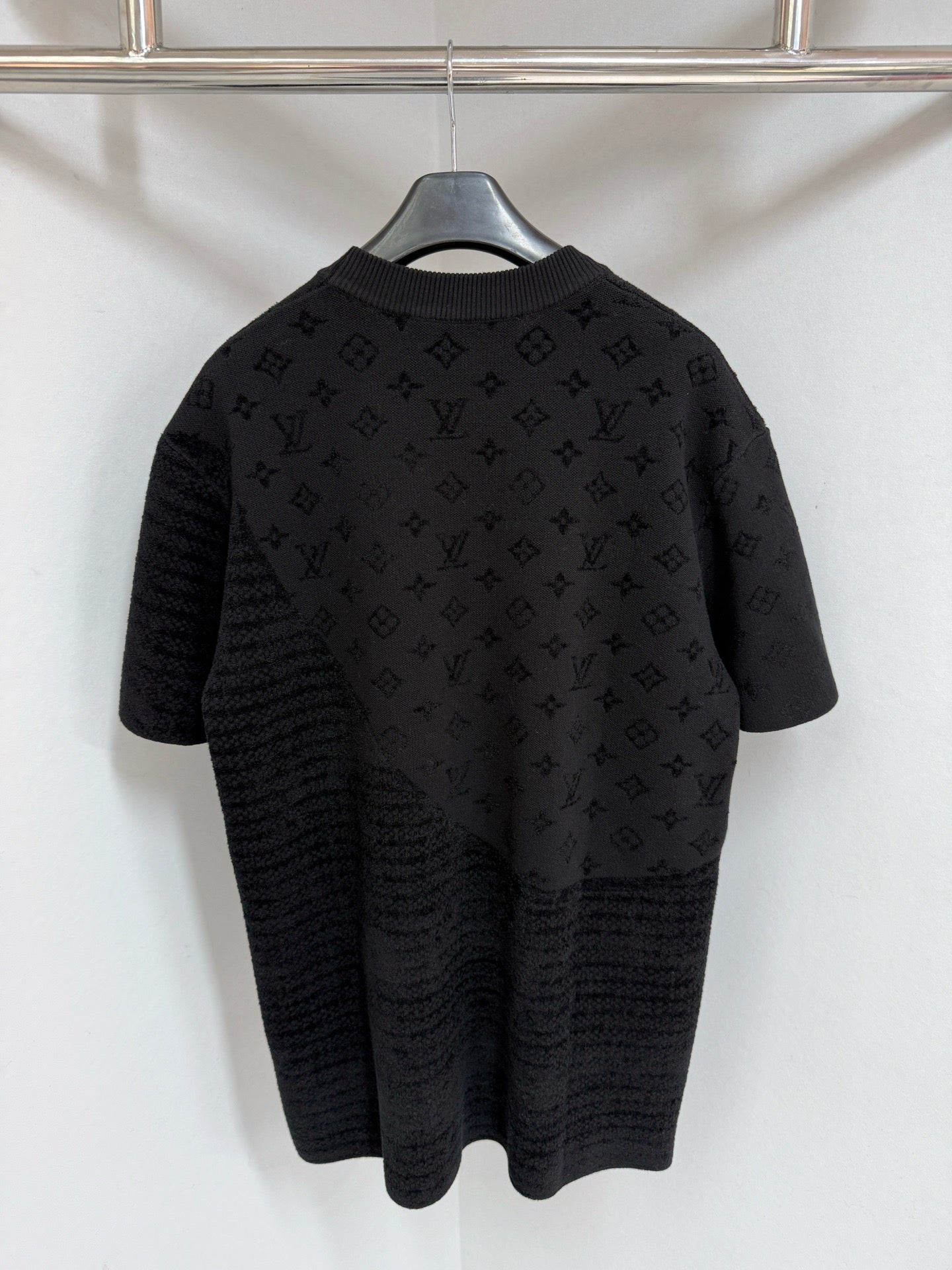 Tee-shirt en maille à motif jacquard lv