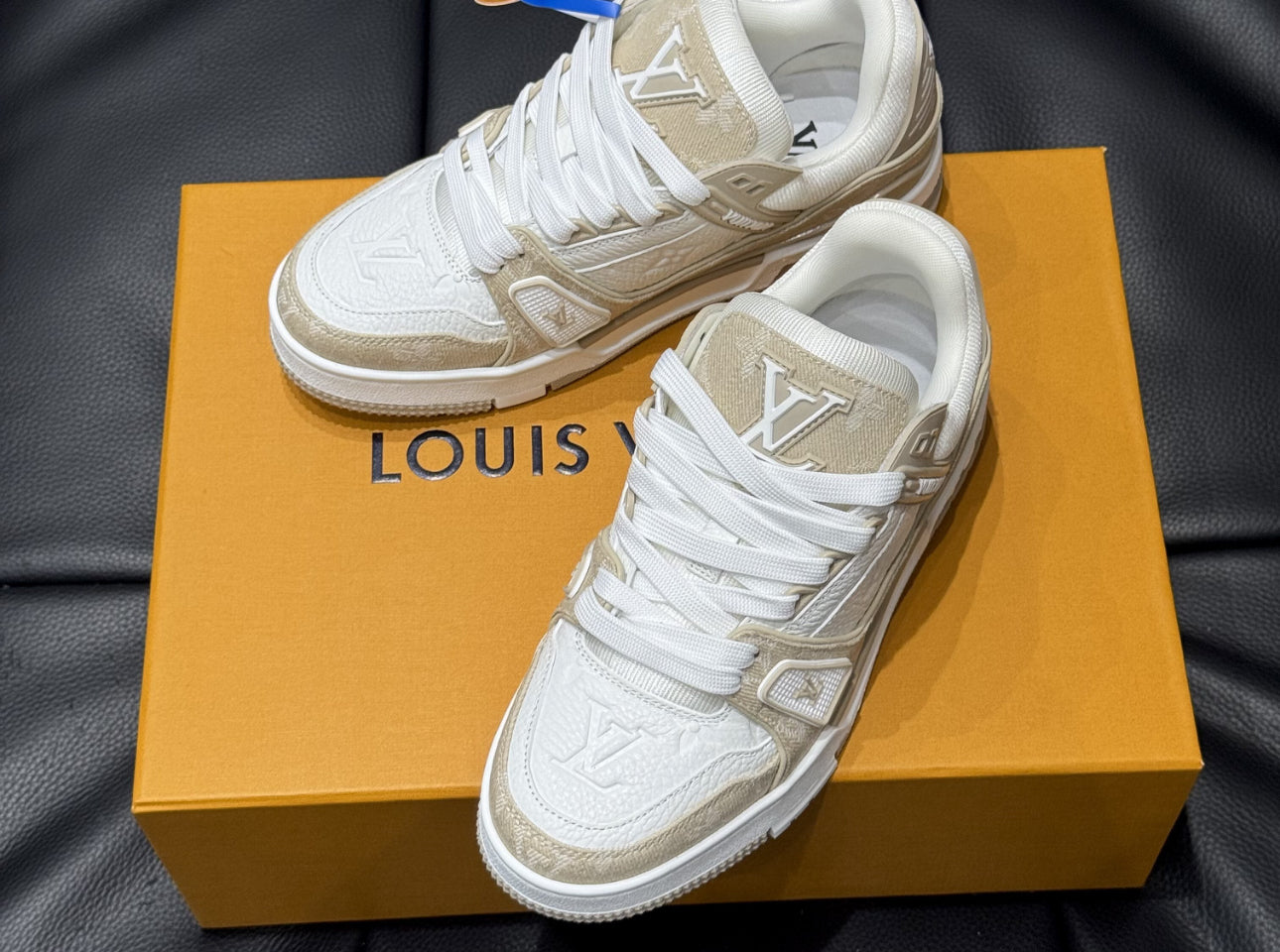 Sneakers Lv trainers beige 2025 facture