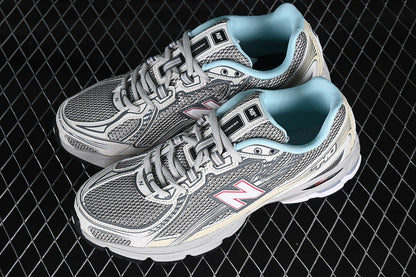 Neue B-Sneaker 740