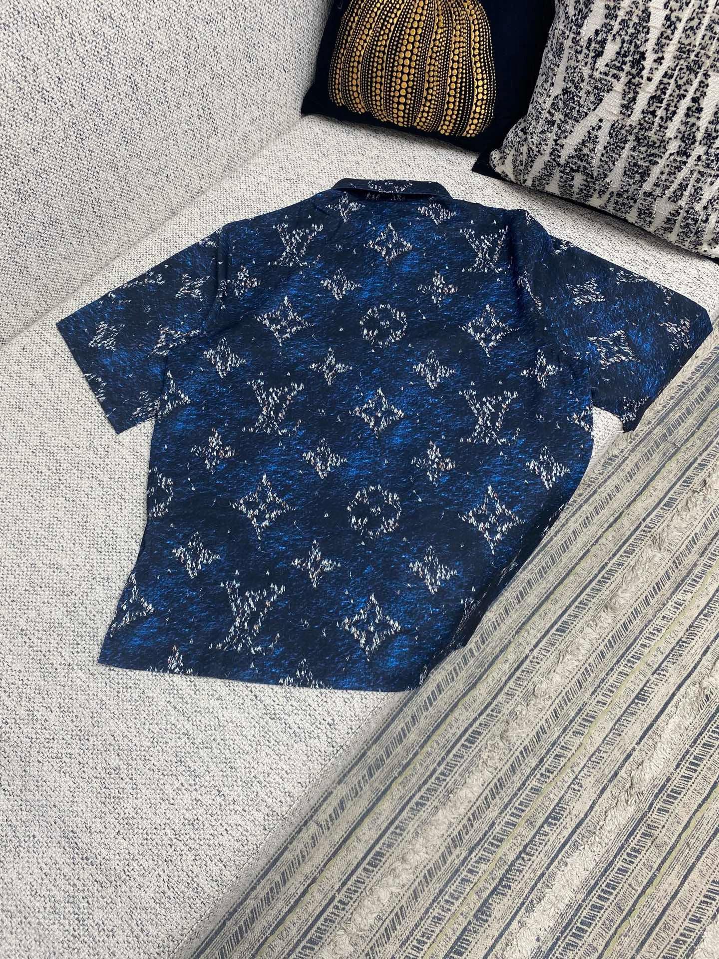 Chemise manche courte à imprimé monogram lv