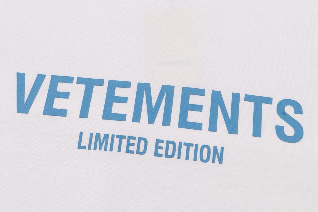 Vetements Logo Print T-Shirt