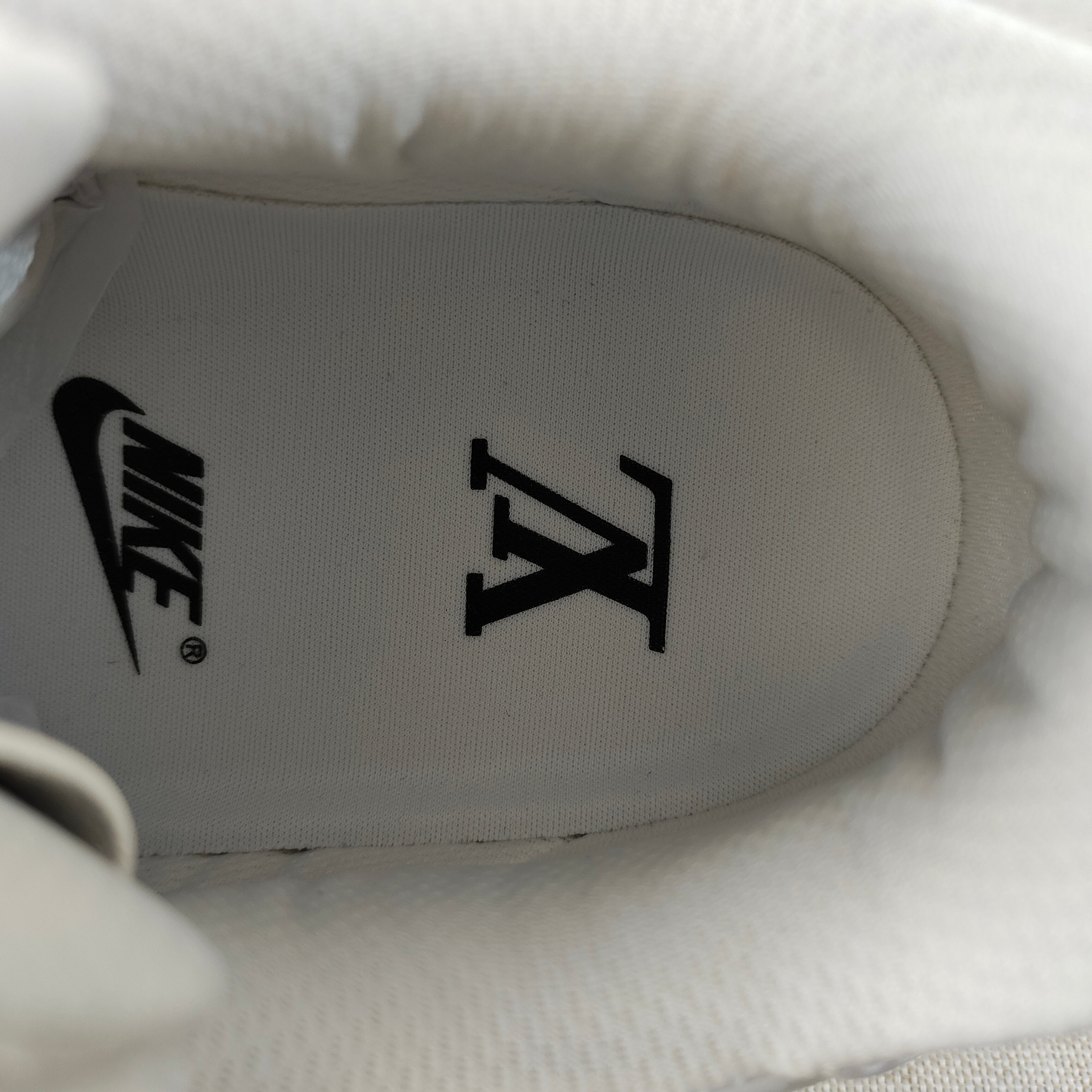 Af1 x Lv Full white Catégorie A