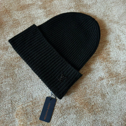 Bonnet Lv noir avec ticket