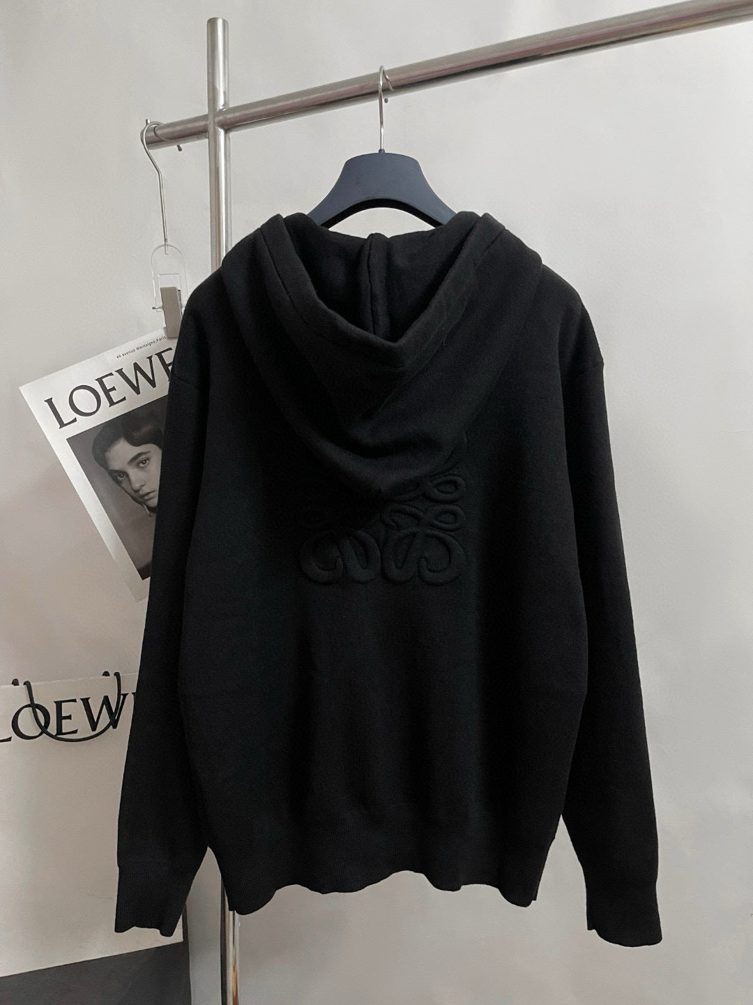 Sweatshirt à capuche zippé Anagram en laine Loew