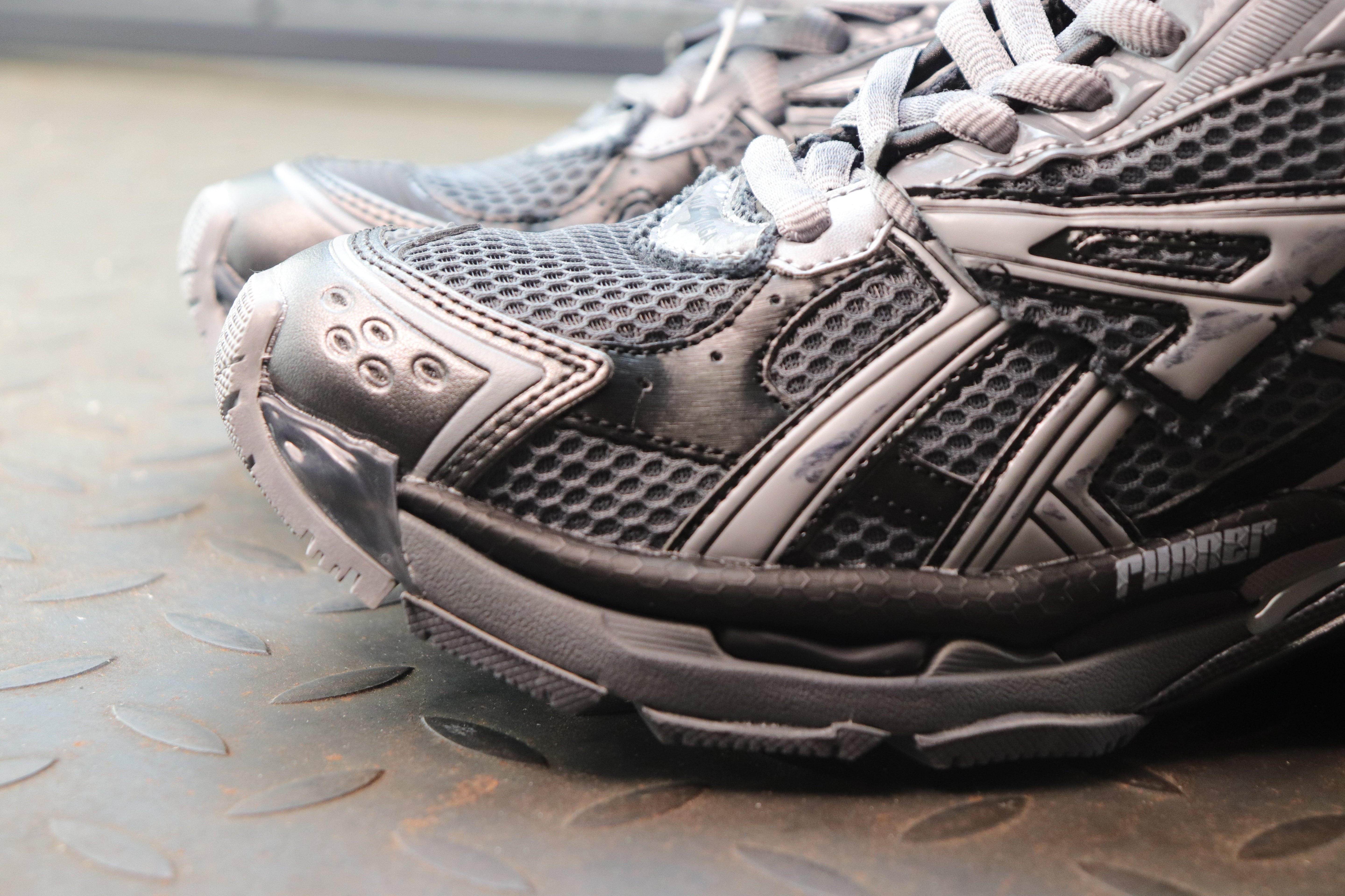 Blncg Runner noir gris facture