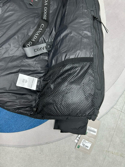 Canada-G Crofton Puffer  Black 10/10