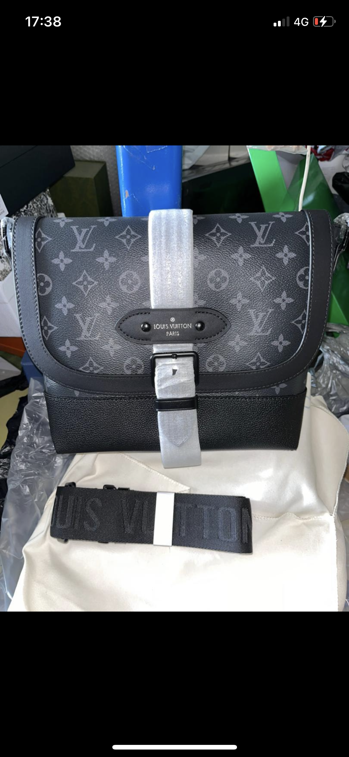 Saumur Lv invoice messenger bag.
