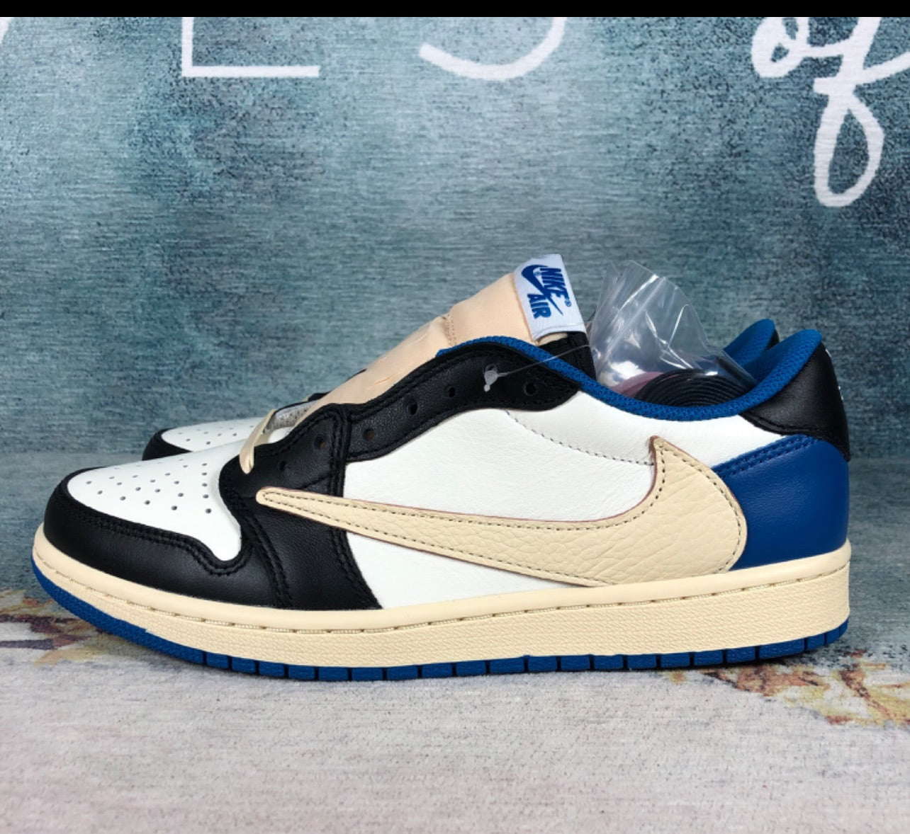 AJ low travis flight club