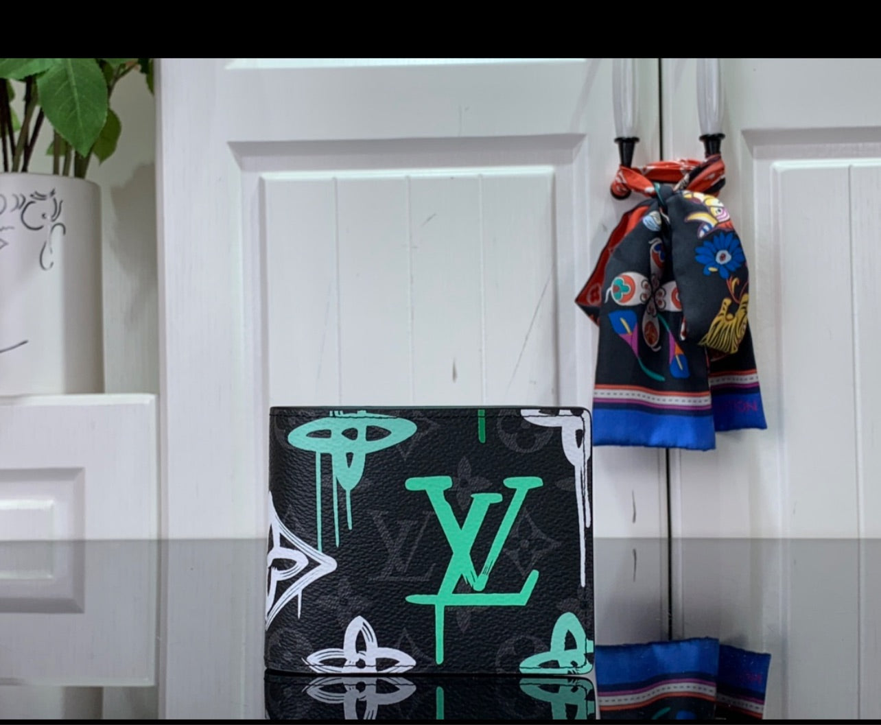 Lv coin purse and card holder