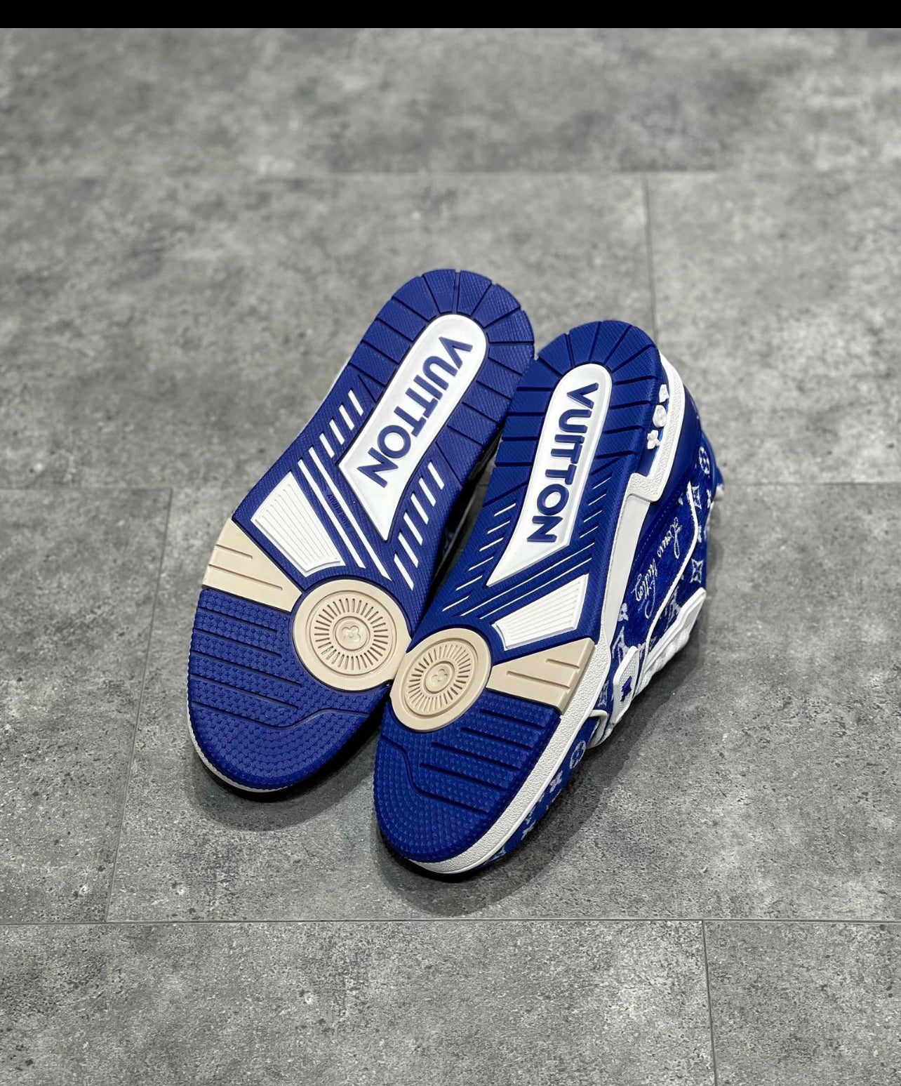 Sneakers Lv Trainers bleu daim  facture