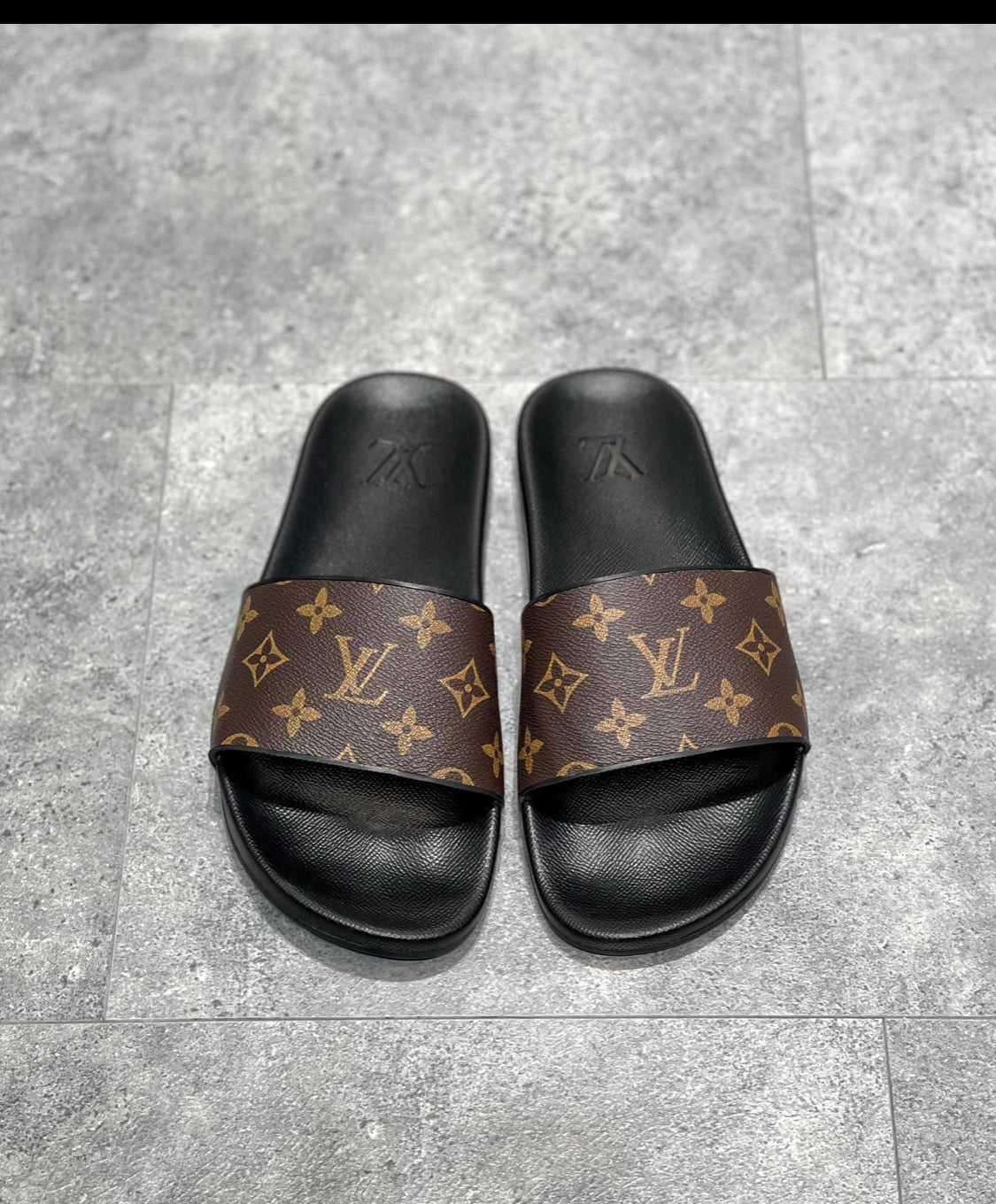 Lv mules water front invoice flip flops